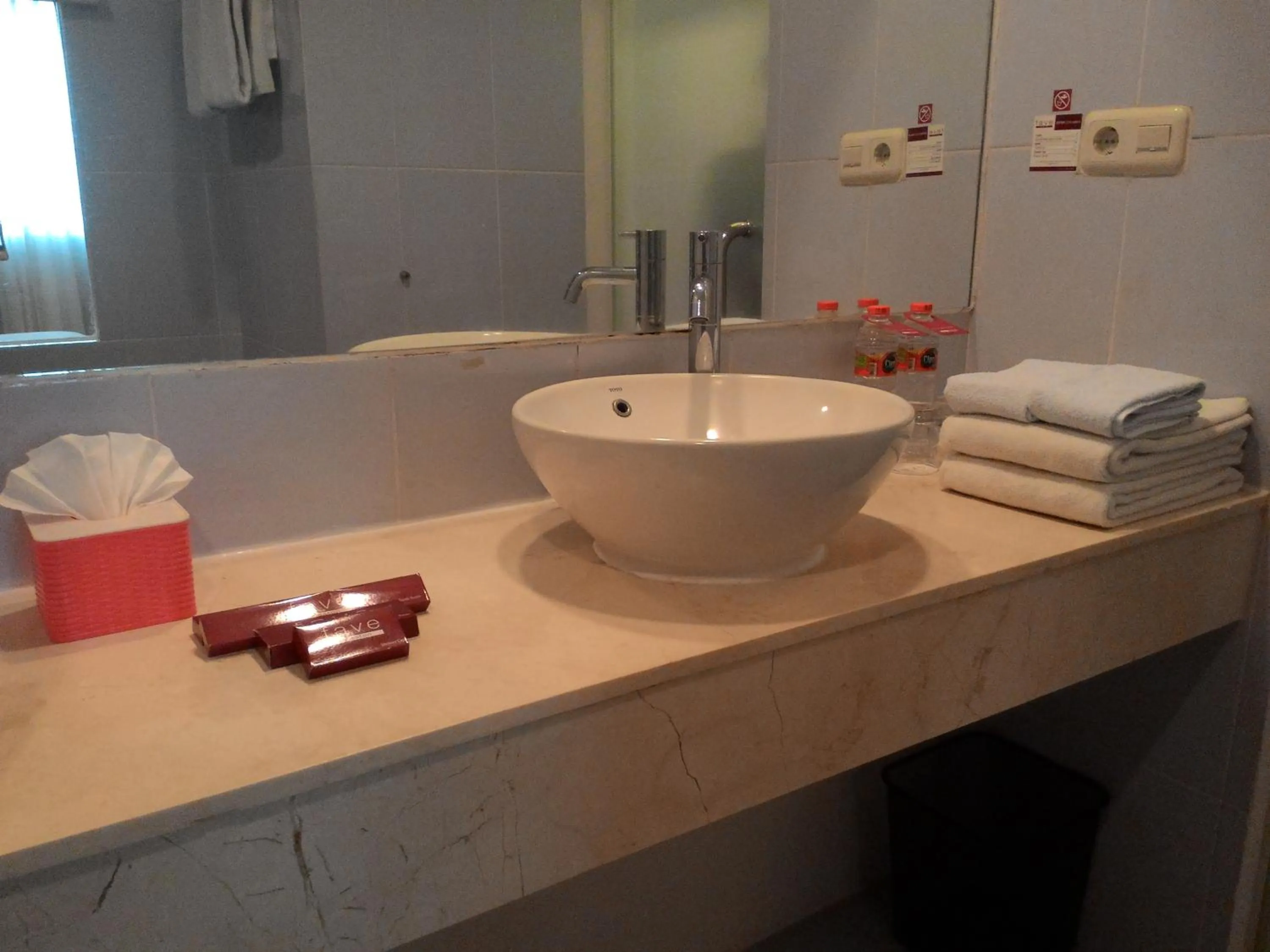 Bathroom in favehotel Kusumanegara