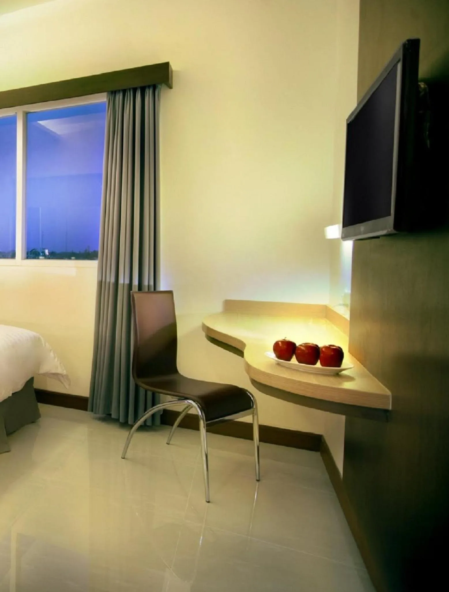 TV and multimedia in favehotel Kusumanegara