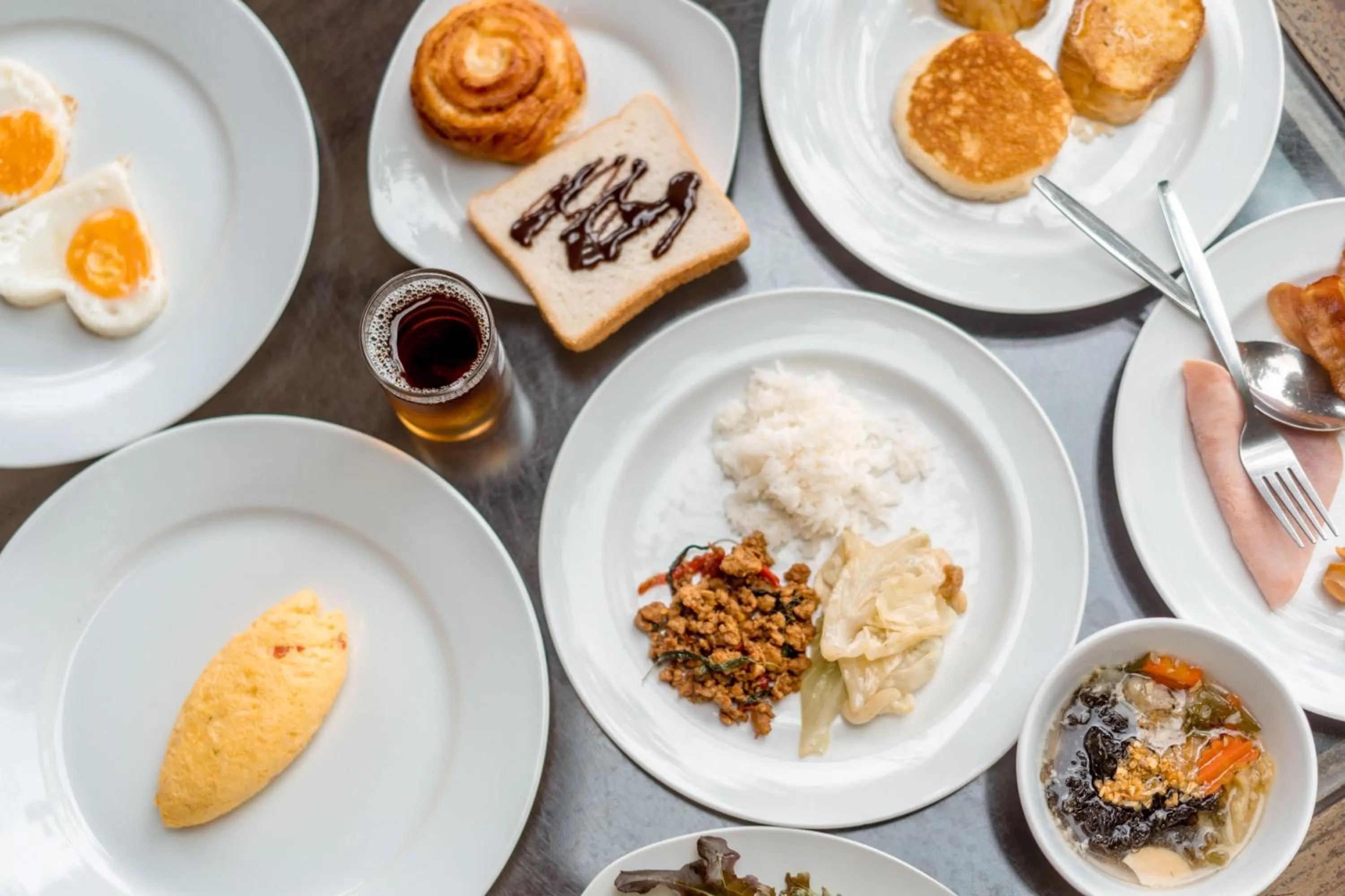 Breakfast in Baan Ploy Sea