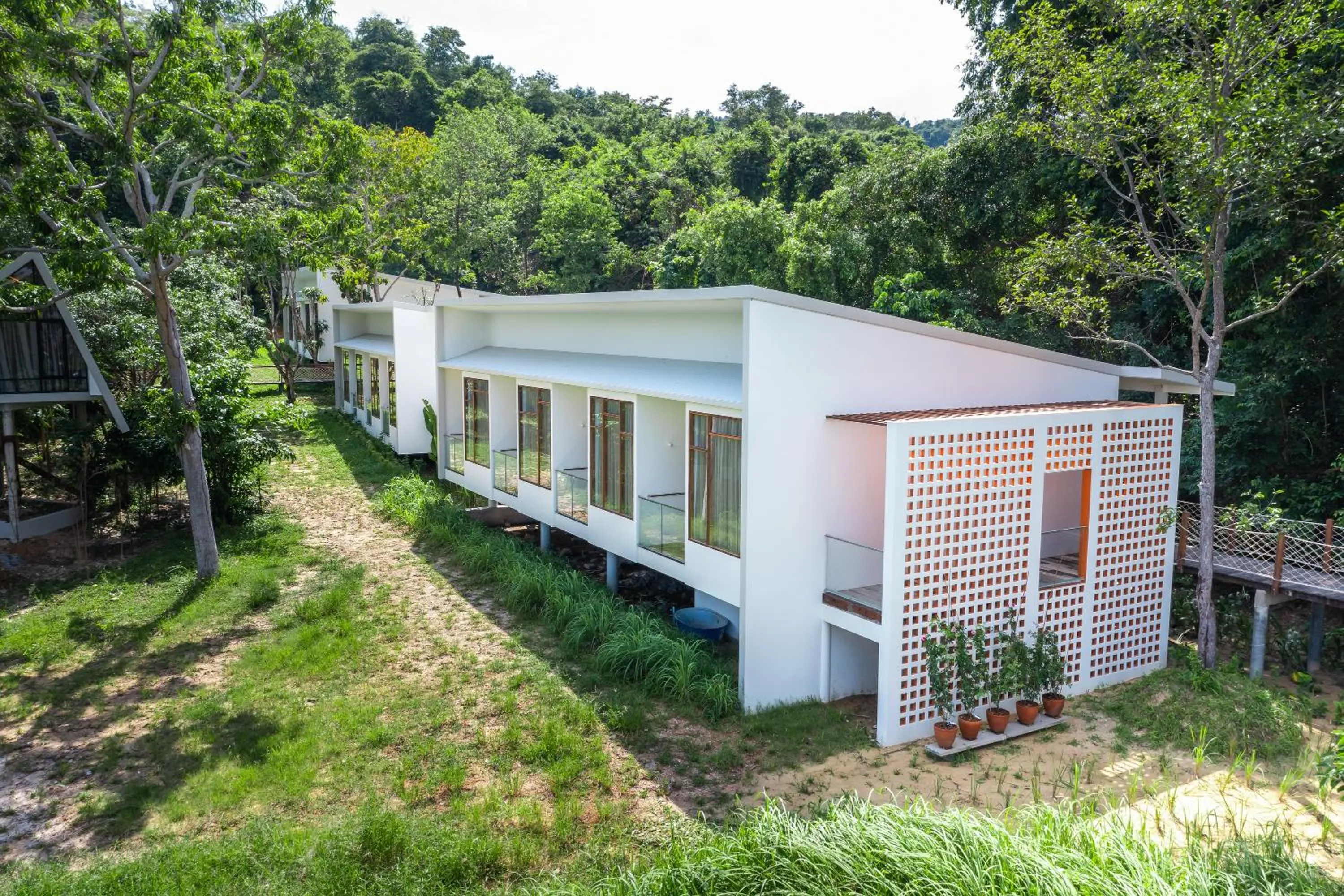 Property building in Baan Ploy Sea
