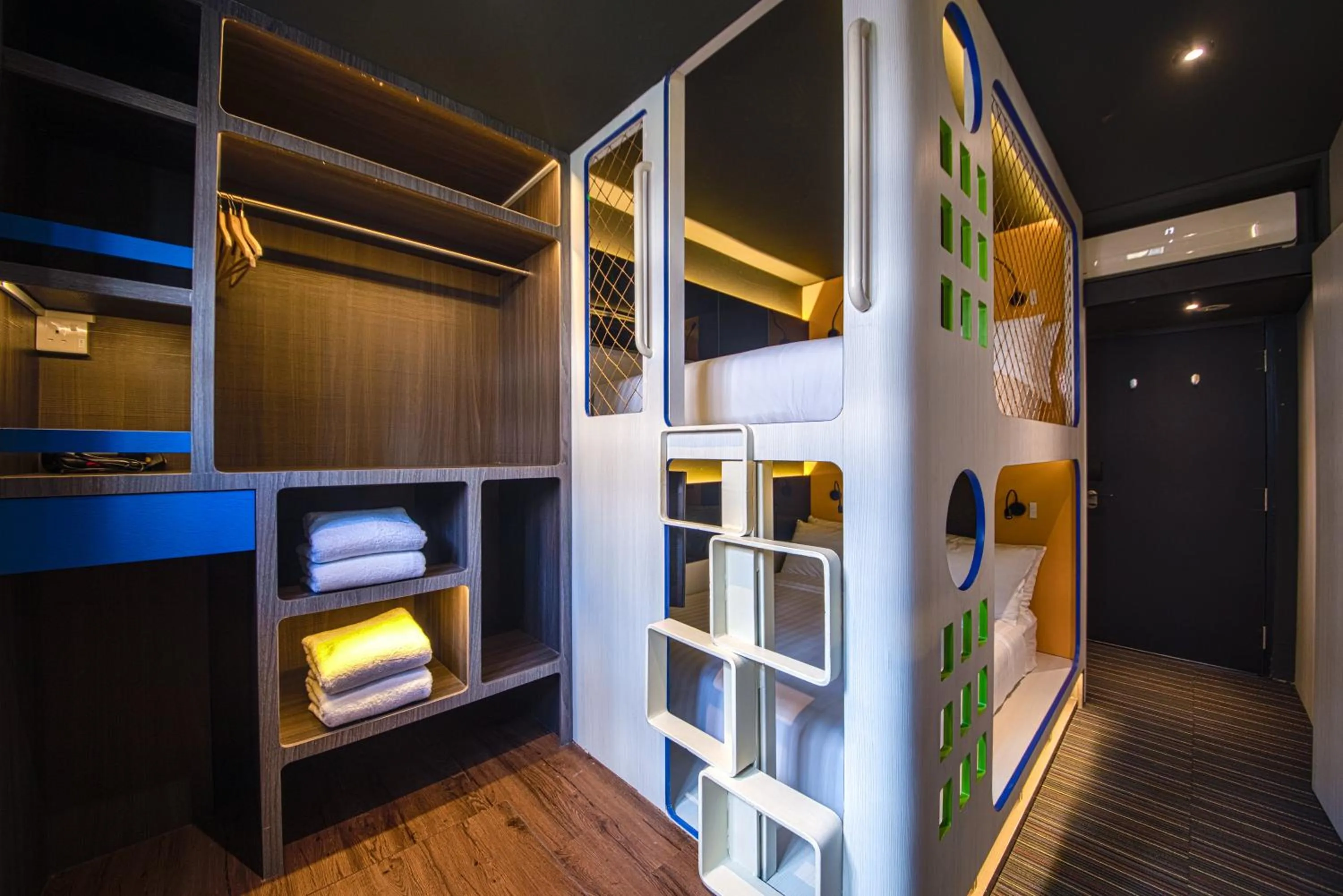 bunk bed, Bed in CUBE Family Boutique Capsule Hotel at Chinatown