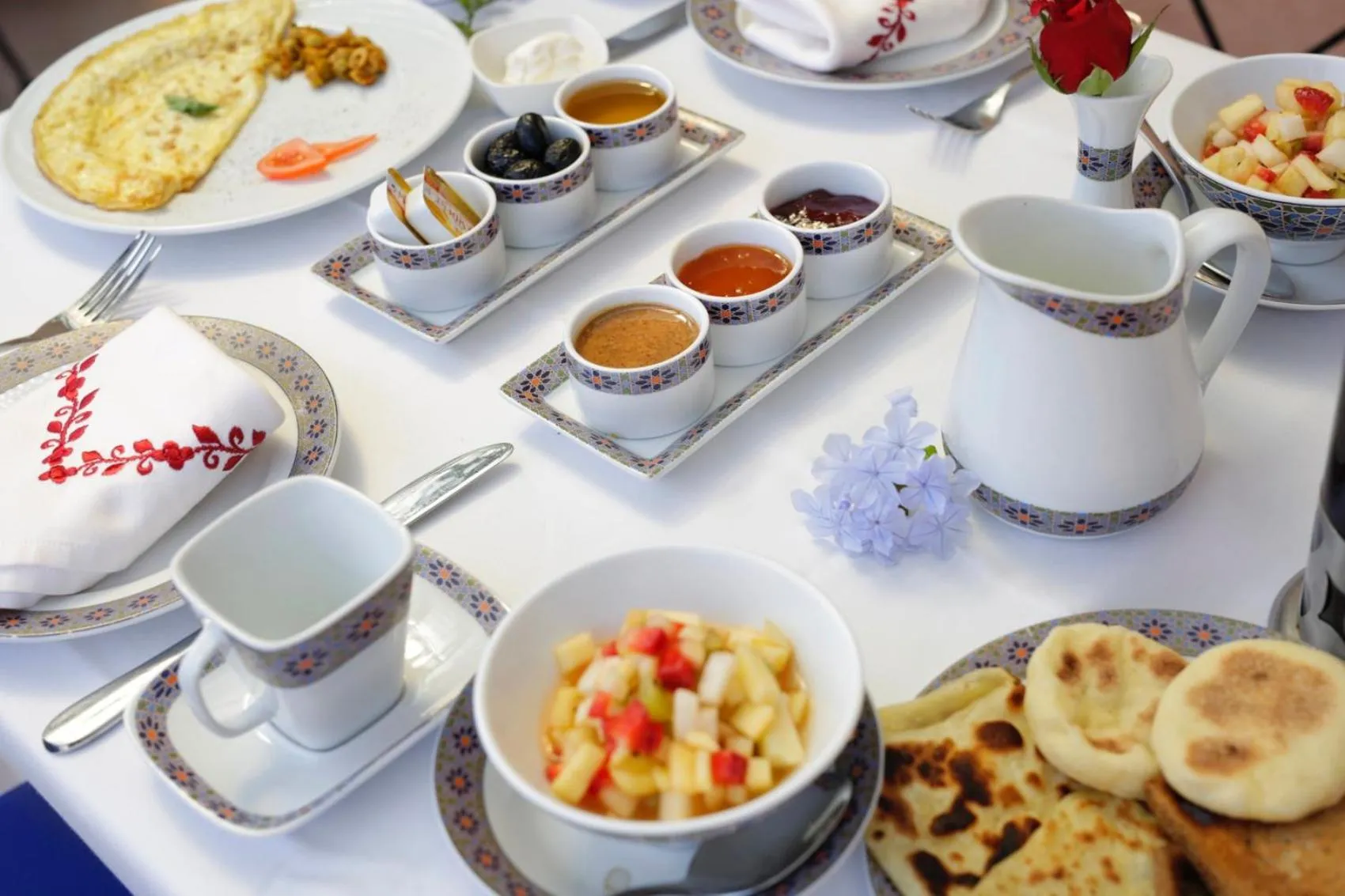 Food and drinks in Elegancia Riad Boutique & SPA