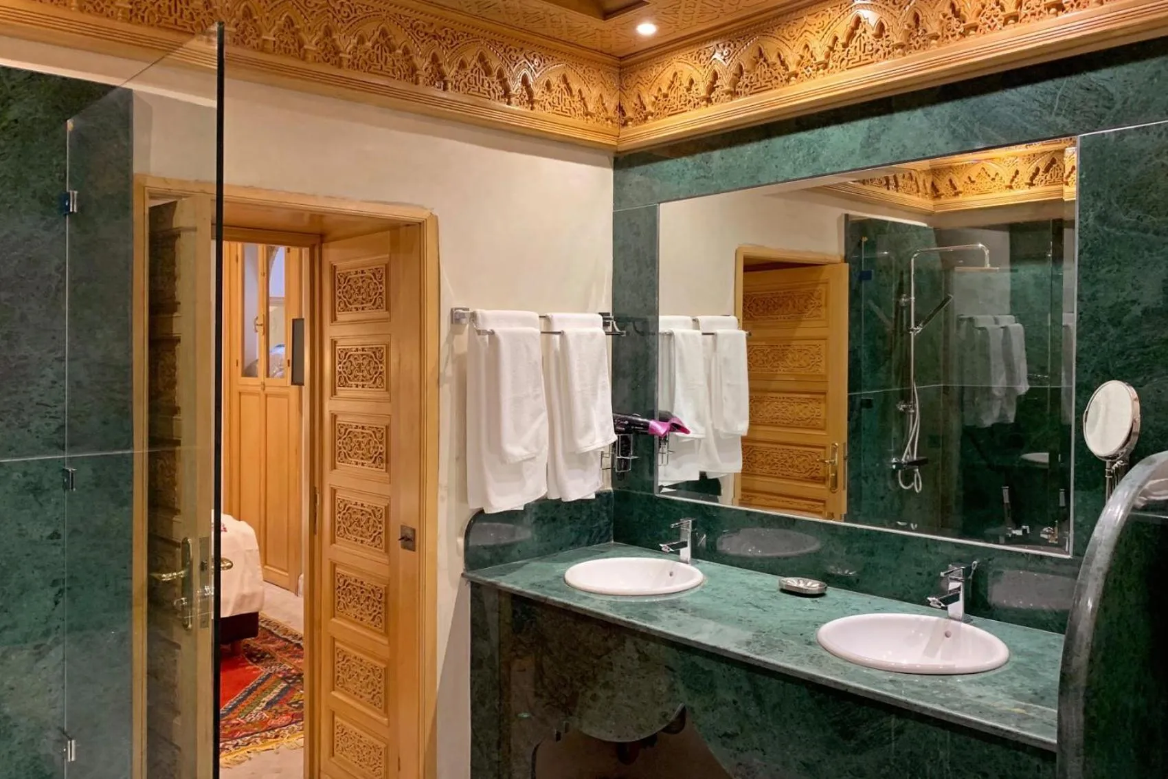 Bathroom in Elegancia Riad Boutique & SPA
