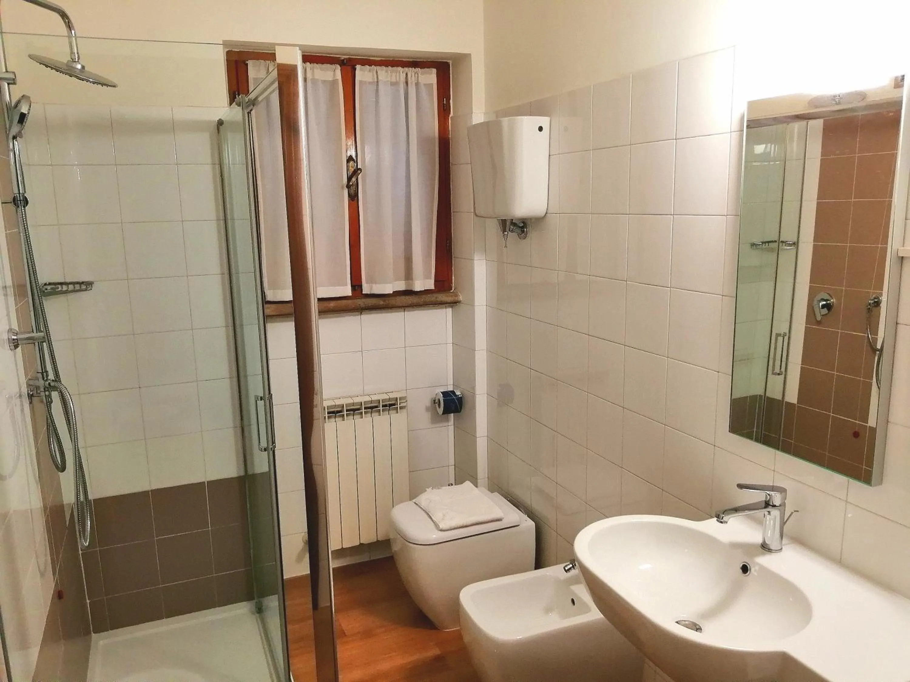 Shower in Locanda Giustini