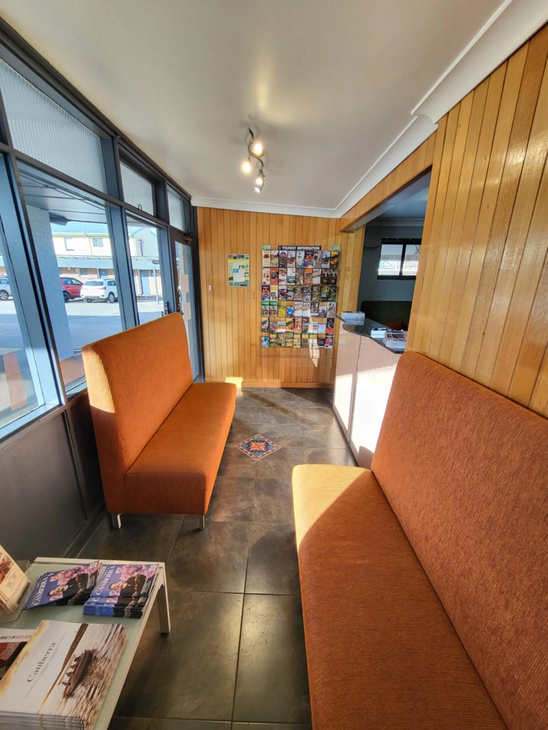 Property building in Parkway Motel