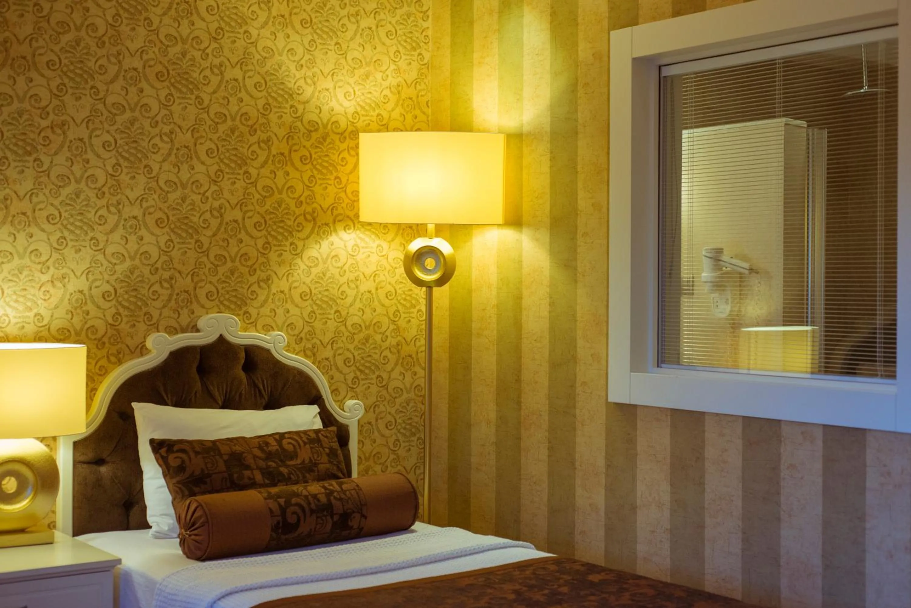 Decorative detail, Bed in Han Deluxe Hotel