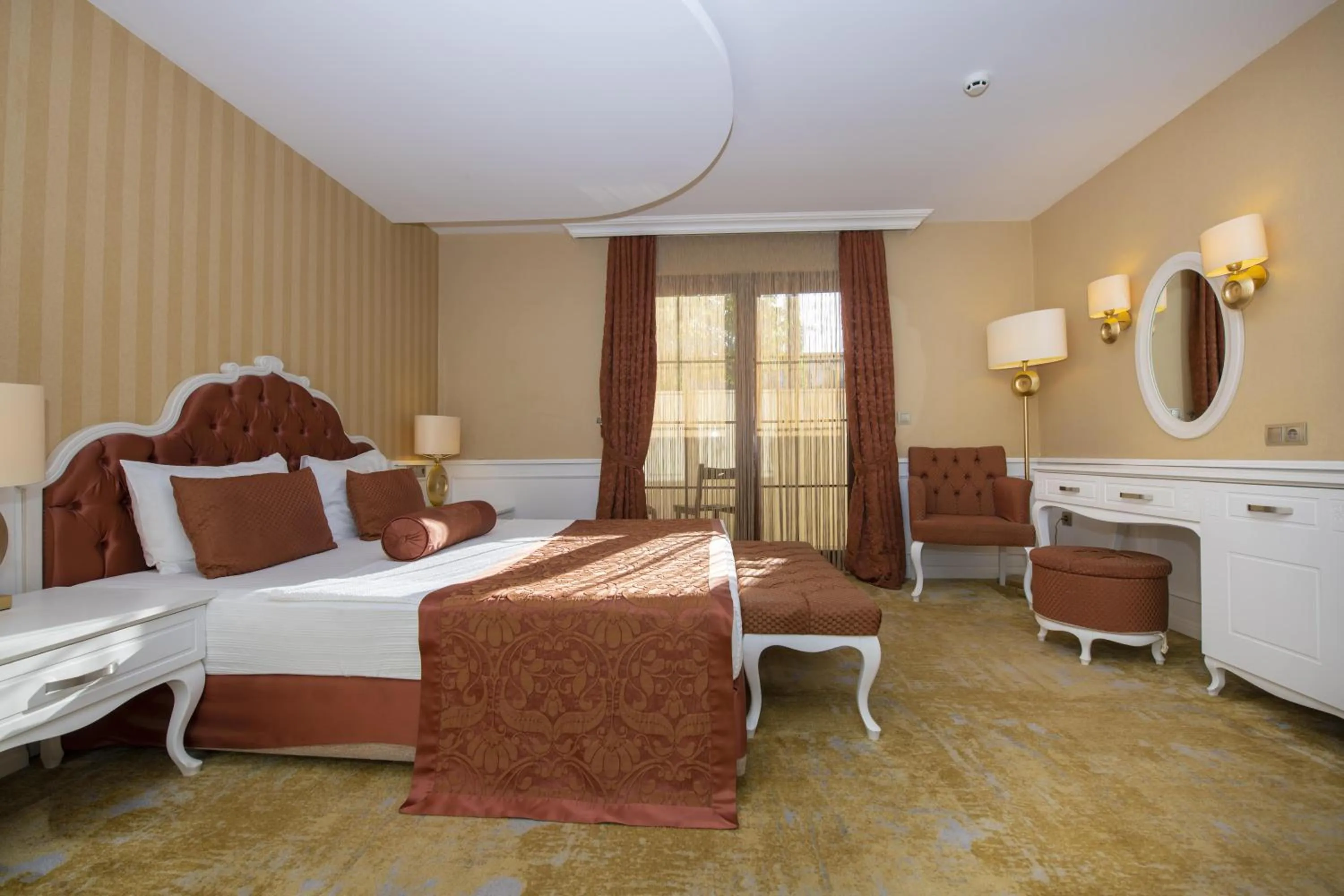 Photo of the whole room, Bed in Han Deluxe Hotel