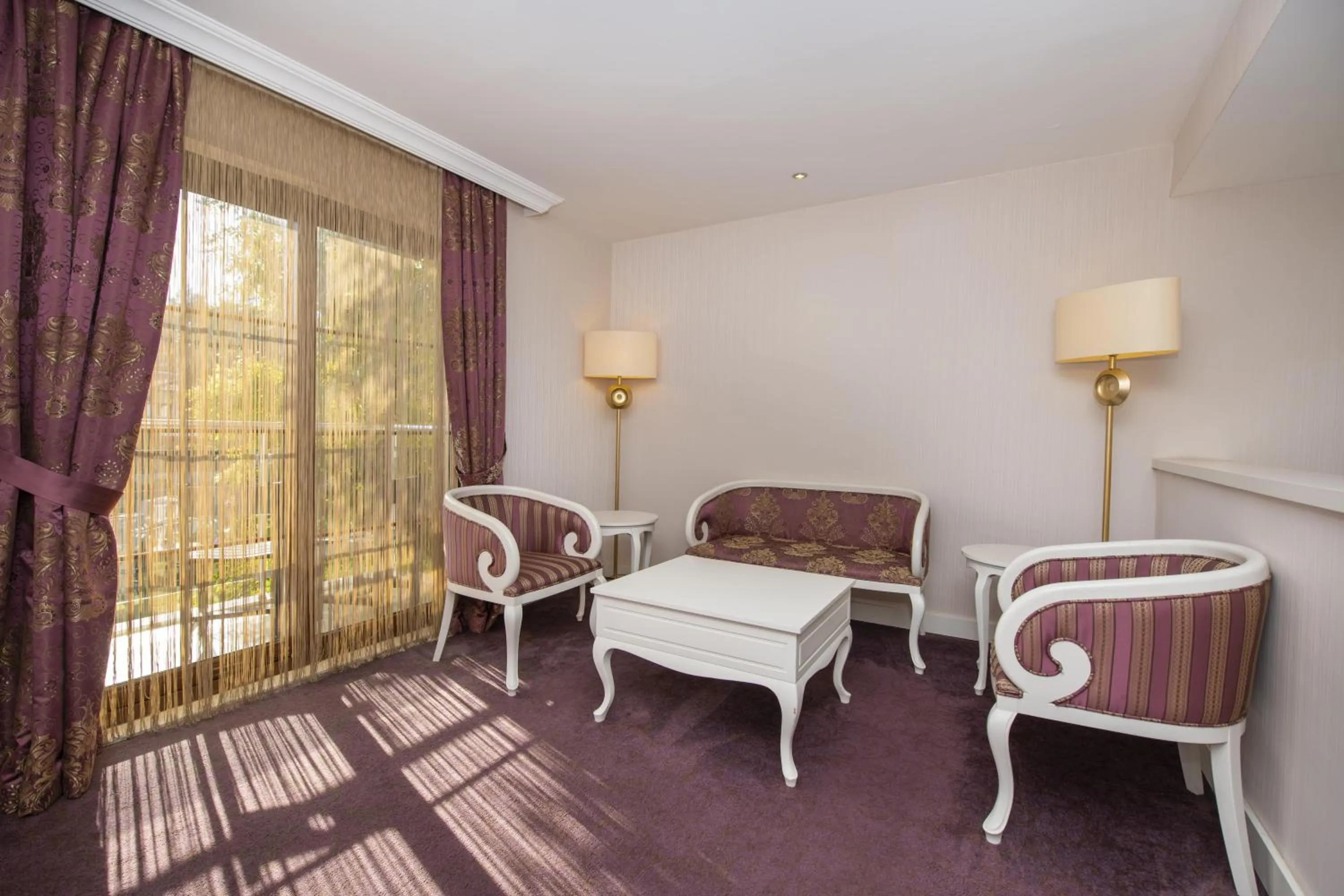 Photo of the whole room, Bed in Han Deluxe Hotel