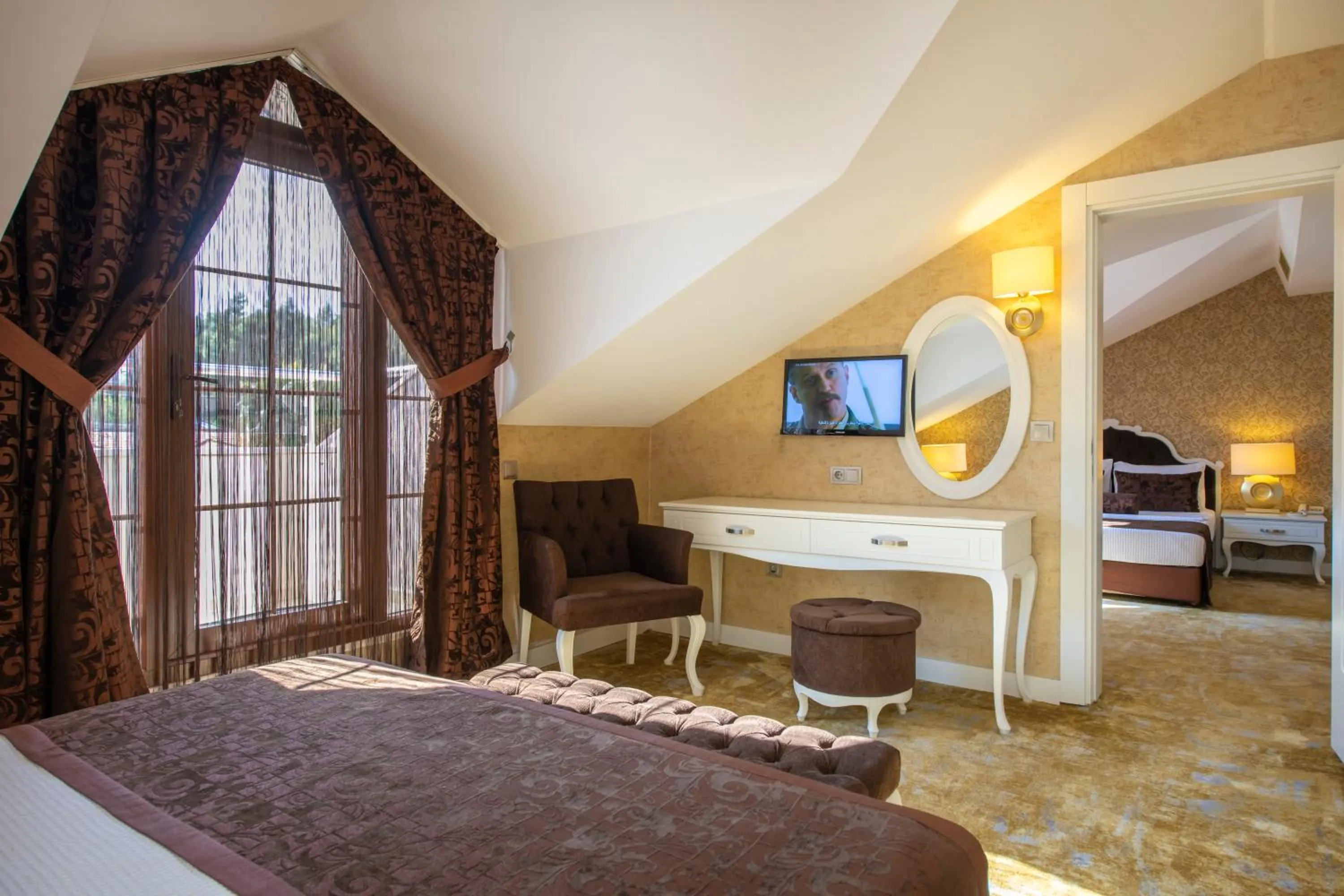 Photo of the whole room, Bed in Han Deluxe Hotel