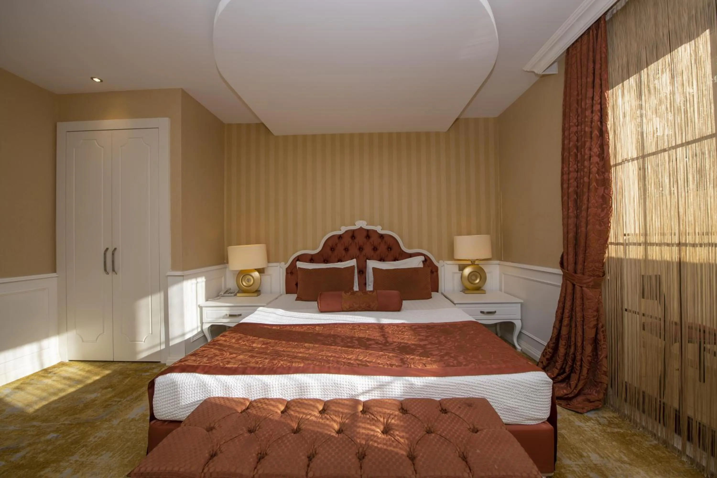 Photo of the whole room, Bed in Han Deluxe Hotel