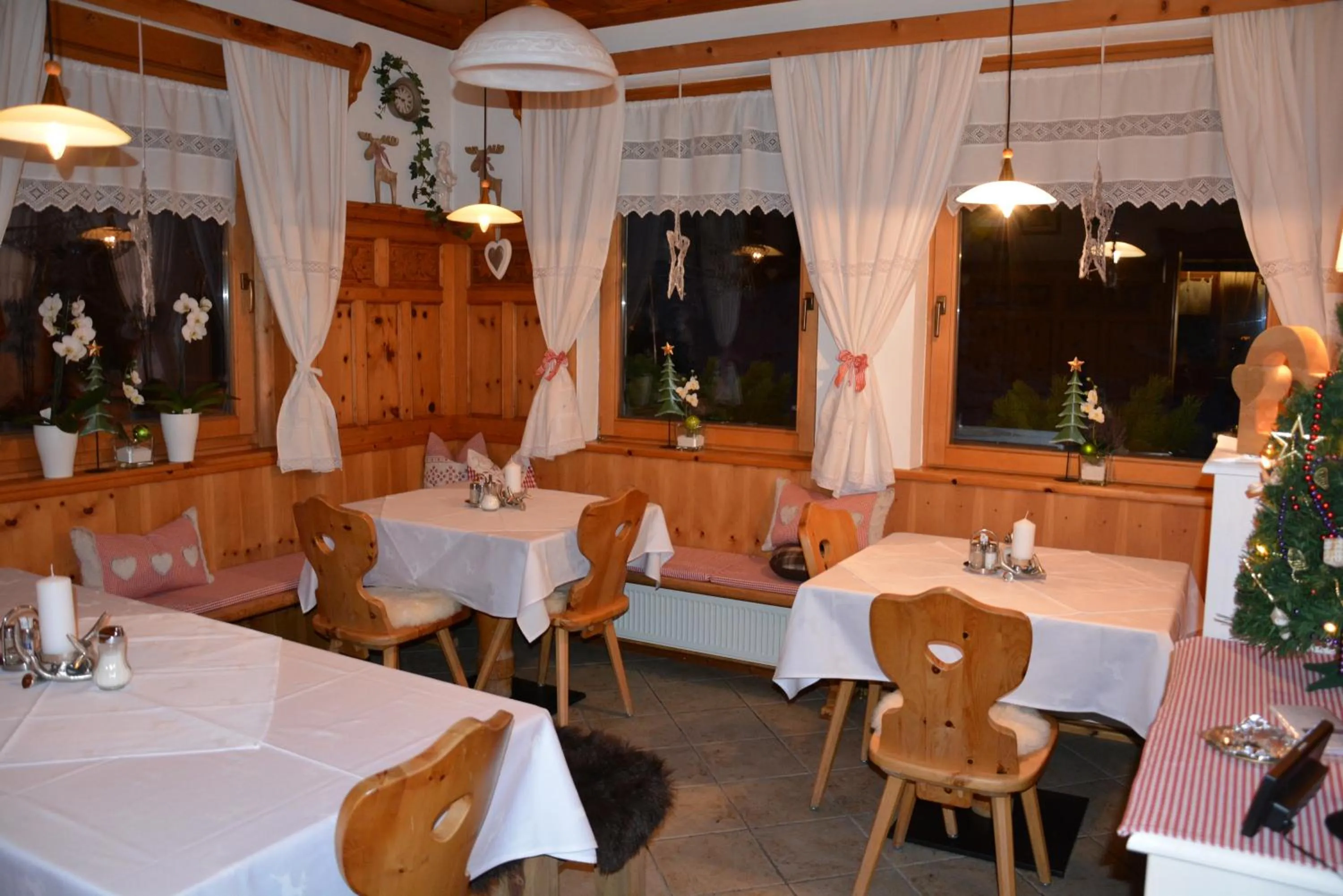 Restaurant/places to eat in Hotel Gasthaus Schwarzenstein