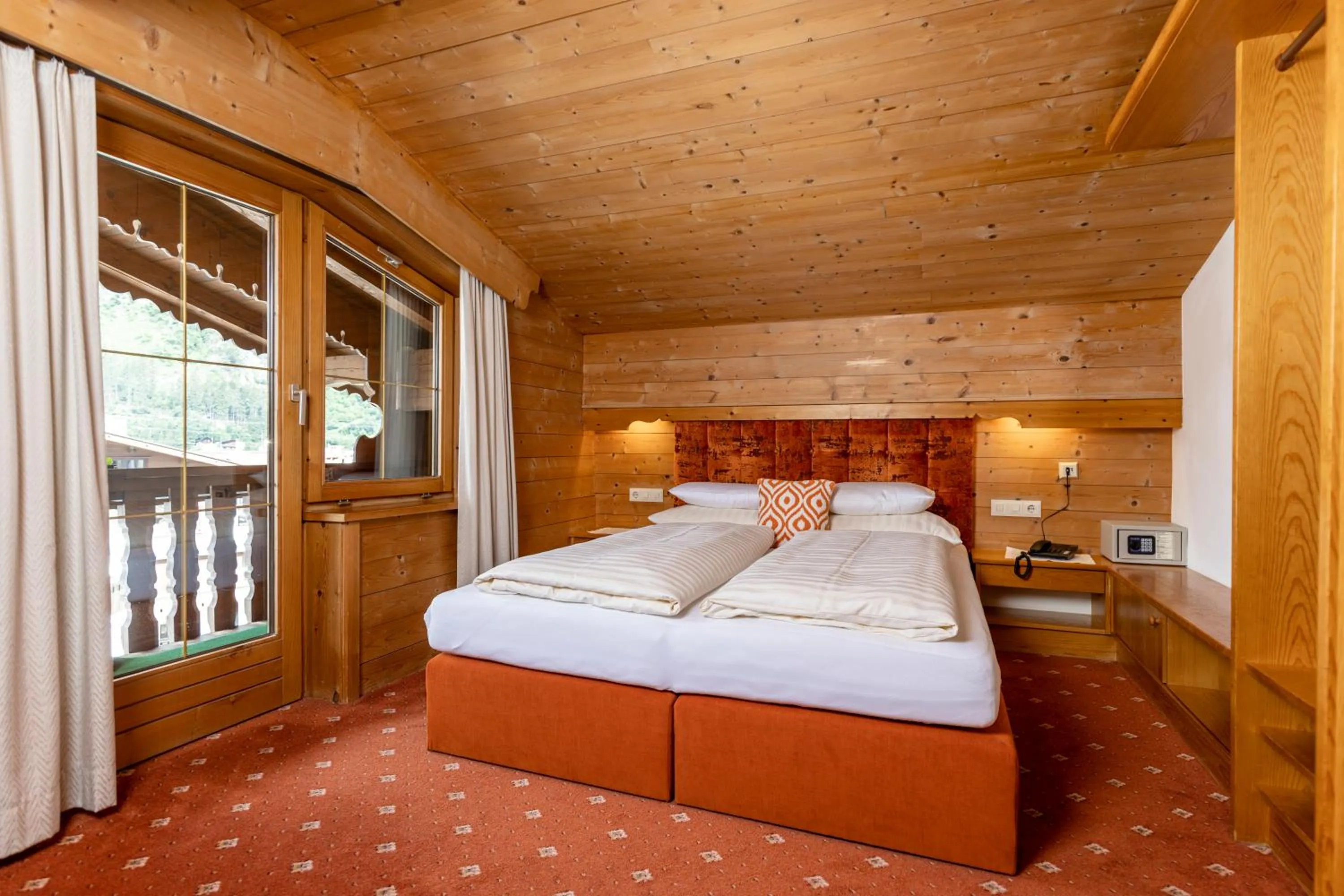 Photo of the whole room, Bed in Appart & Hotel Garni Villa Knauer