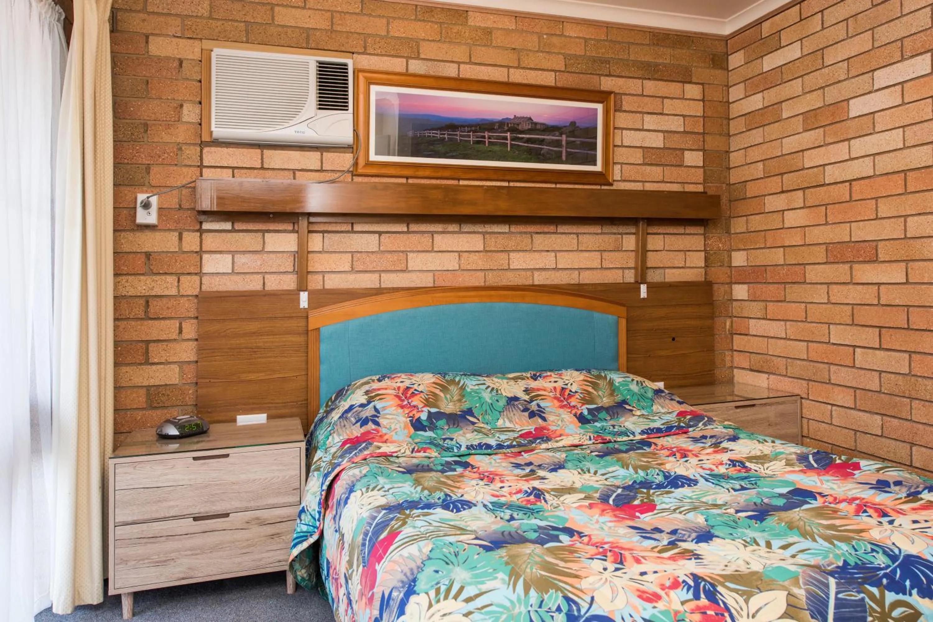 Bed in Ningana Motel