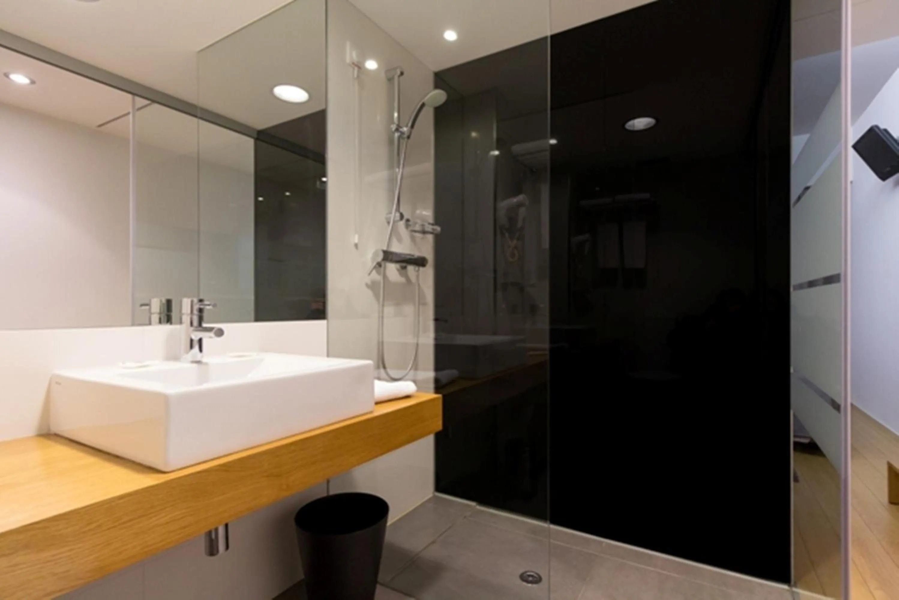 Bathroom in Hotel Laranjeira