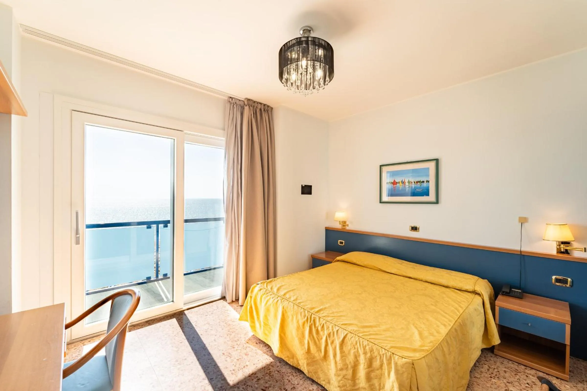 Bedroom, Bed in Hotel Souvenir