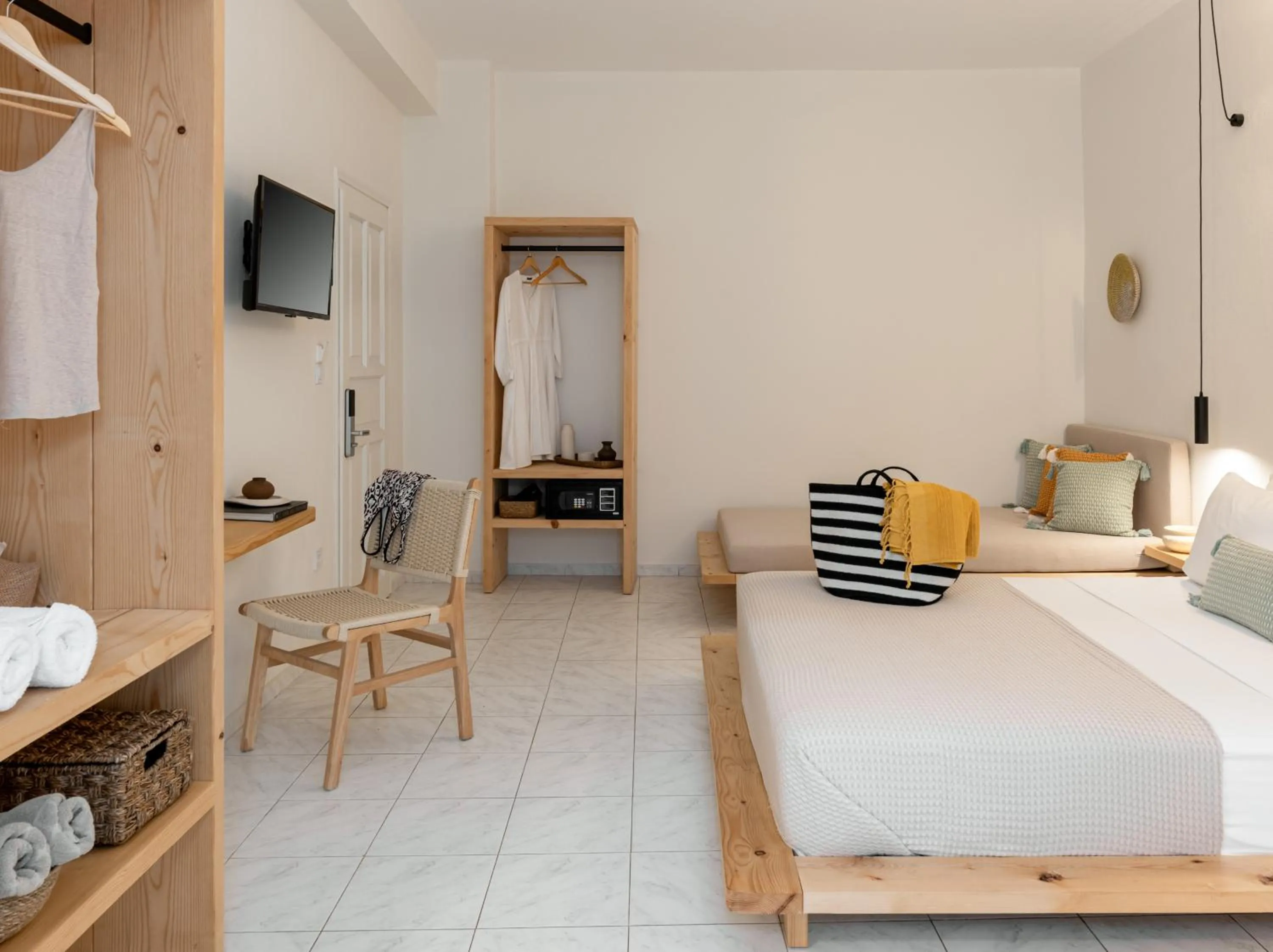 Bed in Capella Skiathos, Town