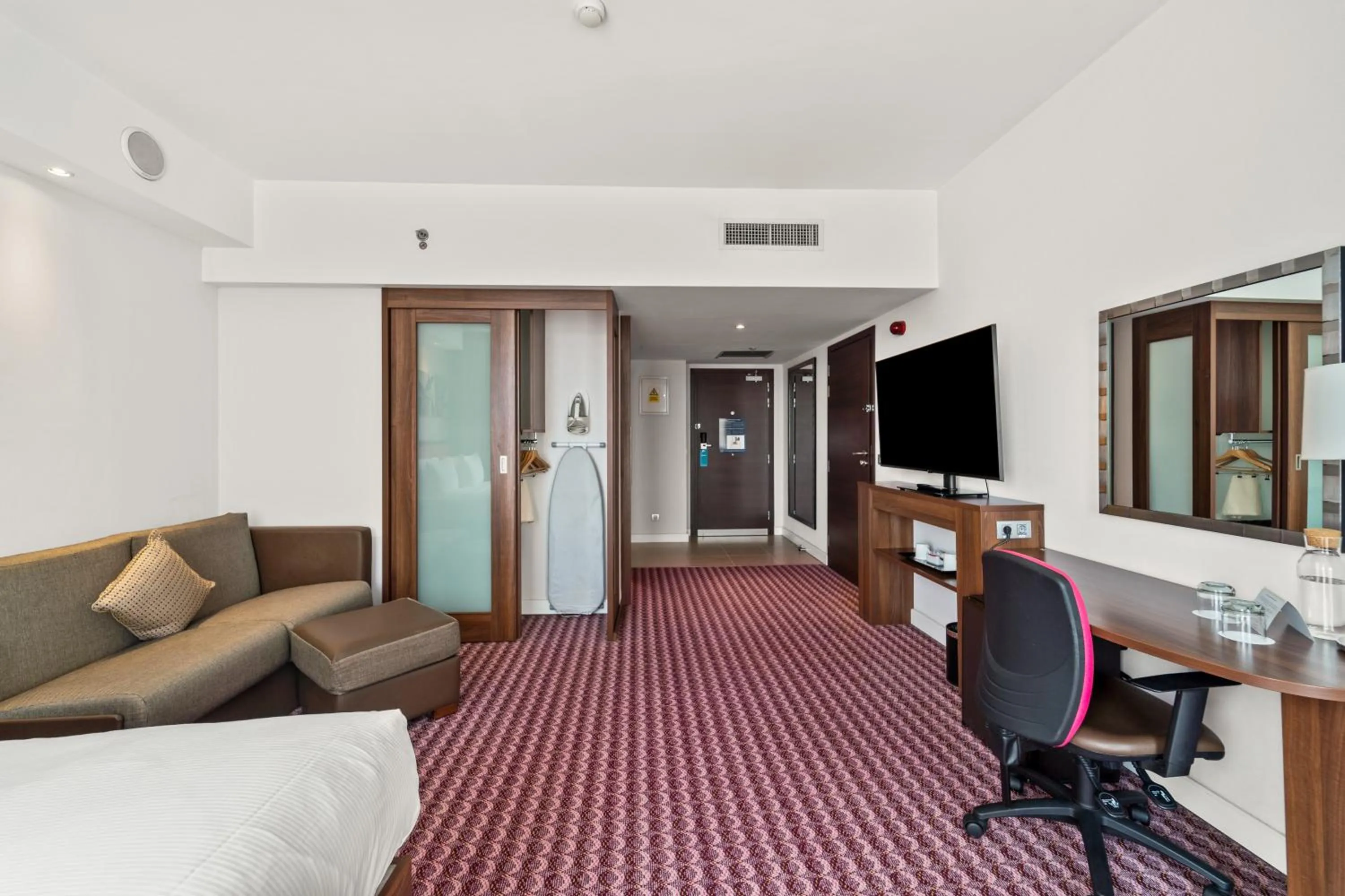 TV and multimedia in Hampton by Hilton Cluj-Napoca