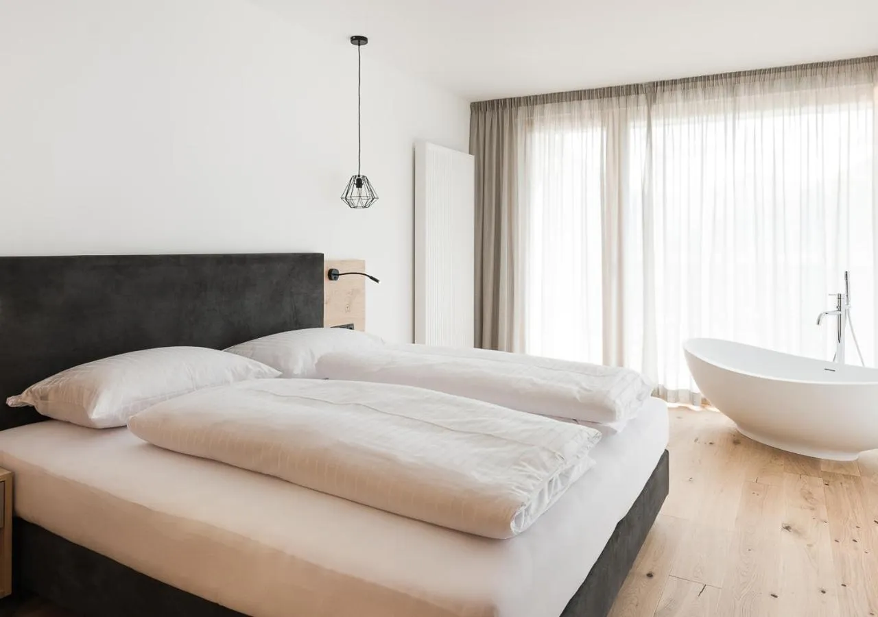 Photo of the whole room, Bed in Park Hotel Villa Etschland