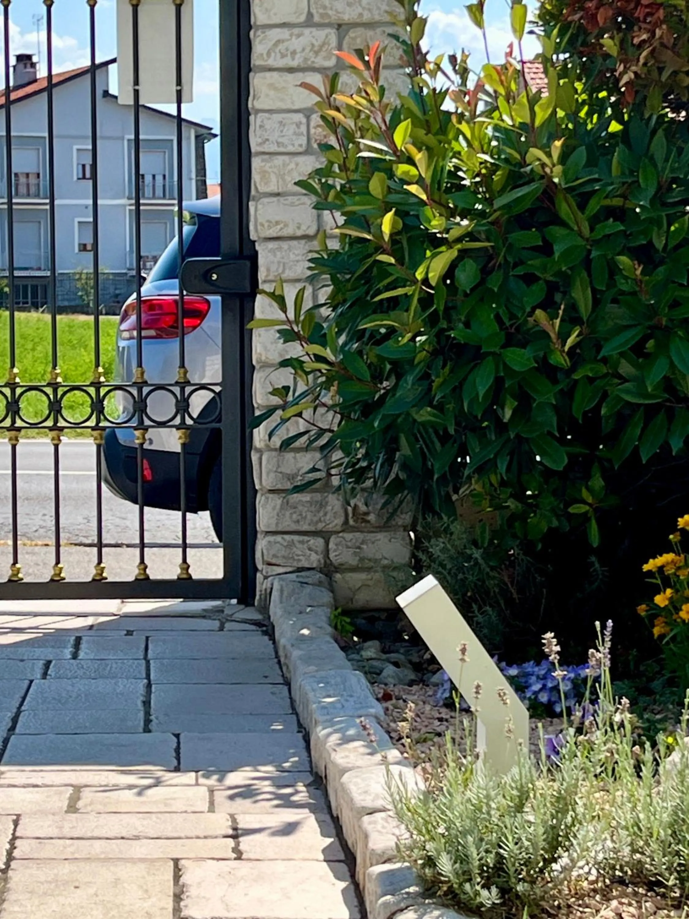 Day in Eremes Rooms & Apartments