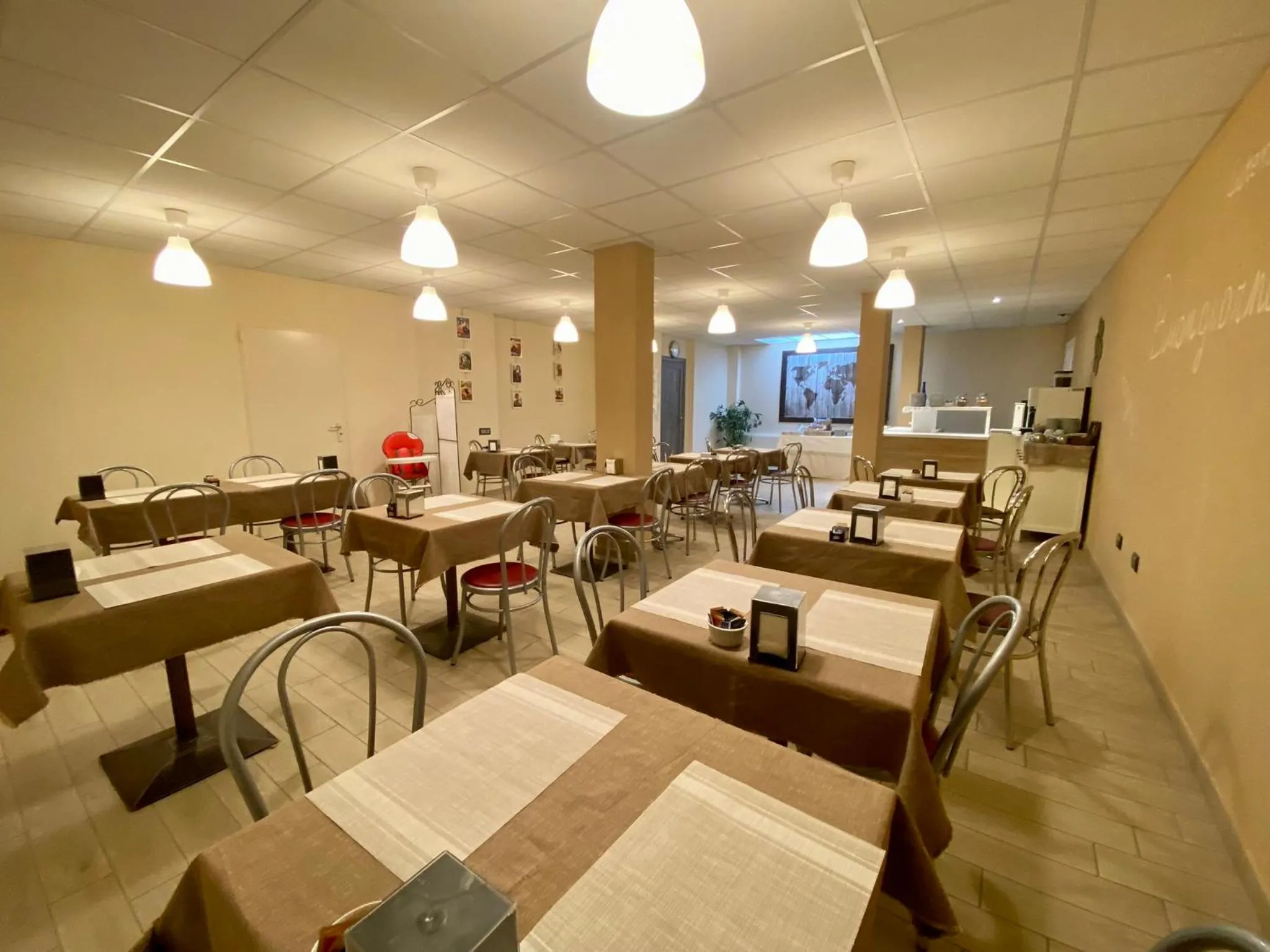 Food and drinks in Eremes Rooms & Apartments