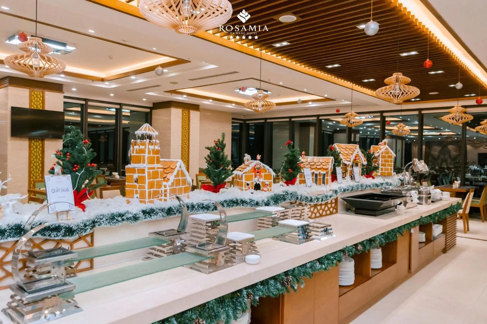 Restaurant/places to eat in Rosamia Da Nang Hotel