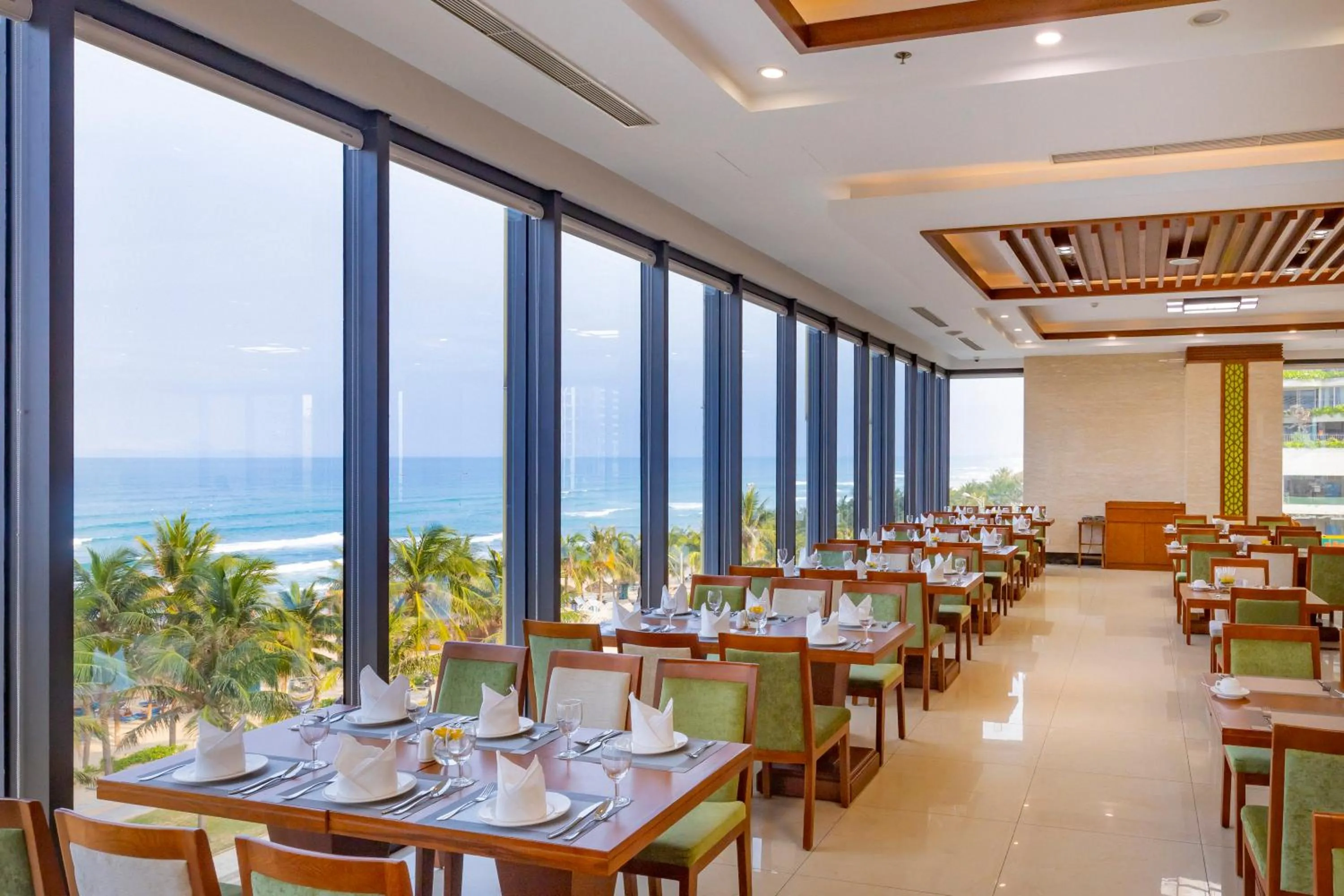 Restaurant/places to eat in Rosamia Da Nang Hotel