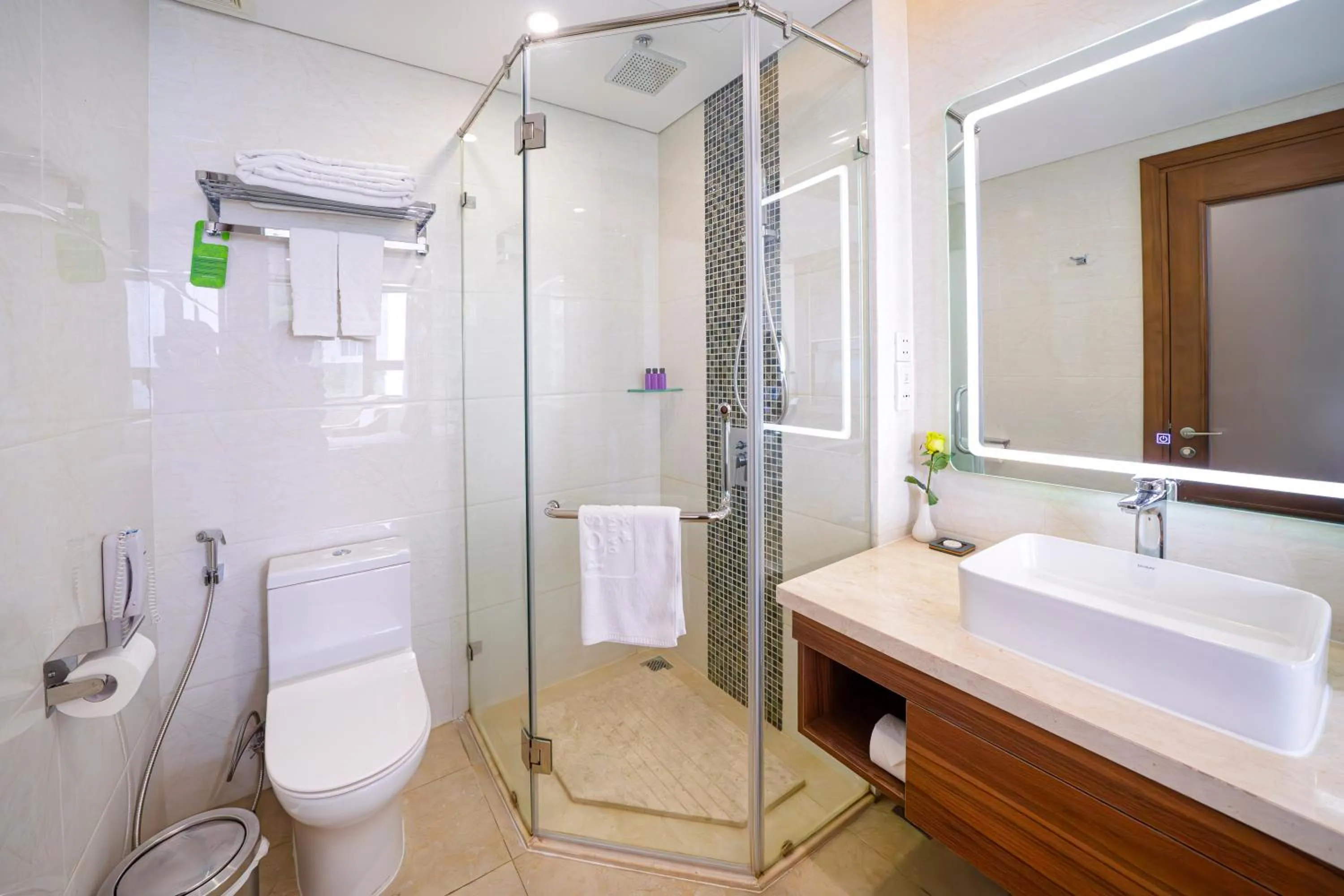 Bathroom in Rosamia Da Nang Hotel