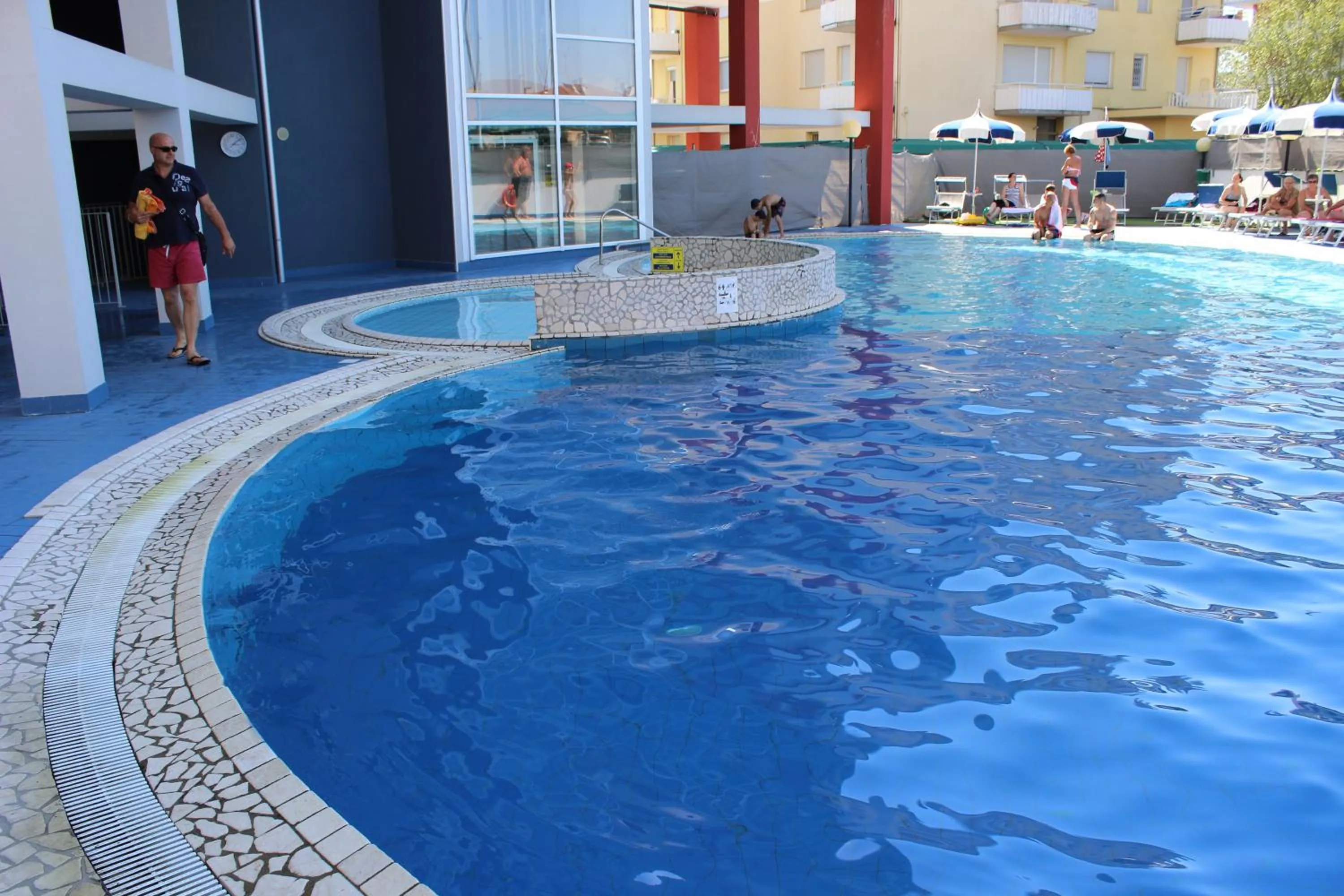 Swimming pool in Hotel Ambassador