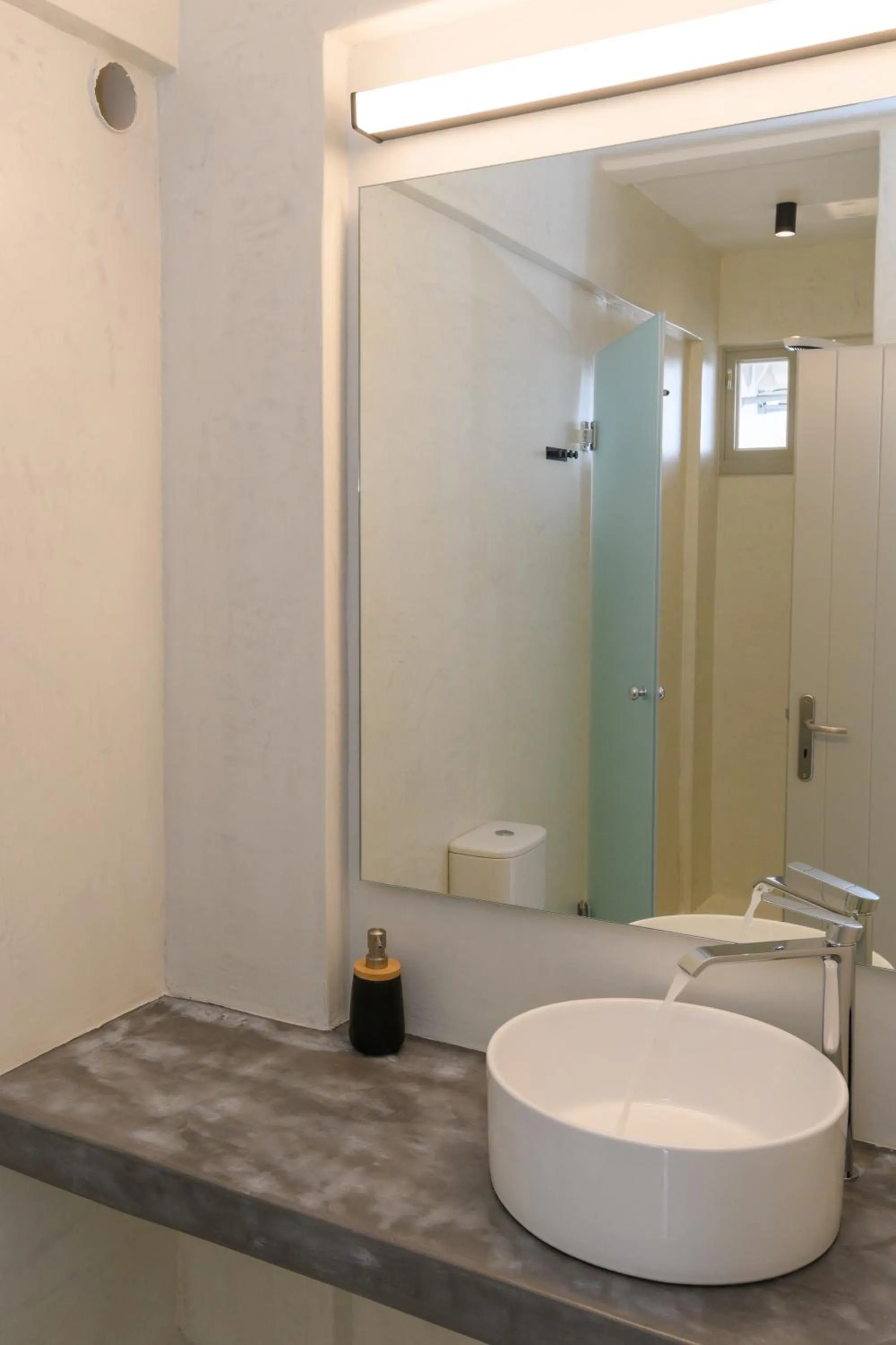 Bathroom in Sunset View Hotel