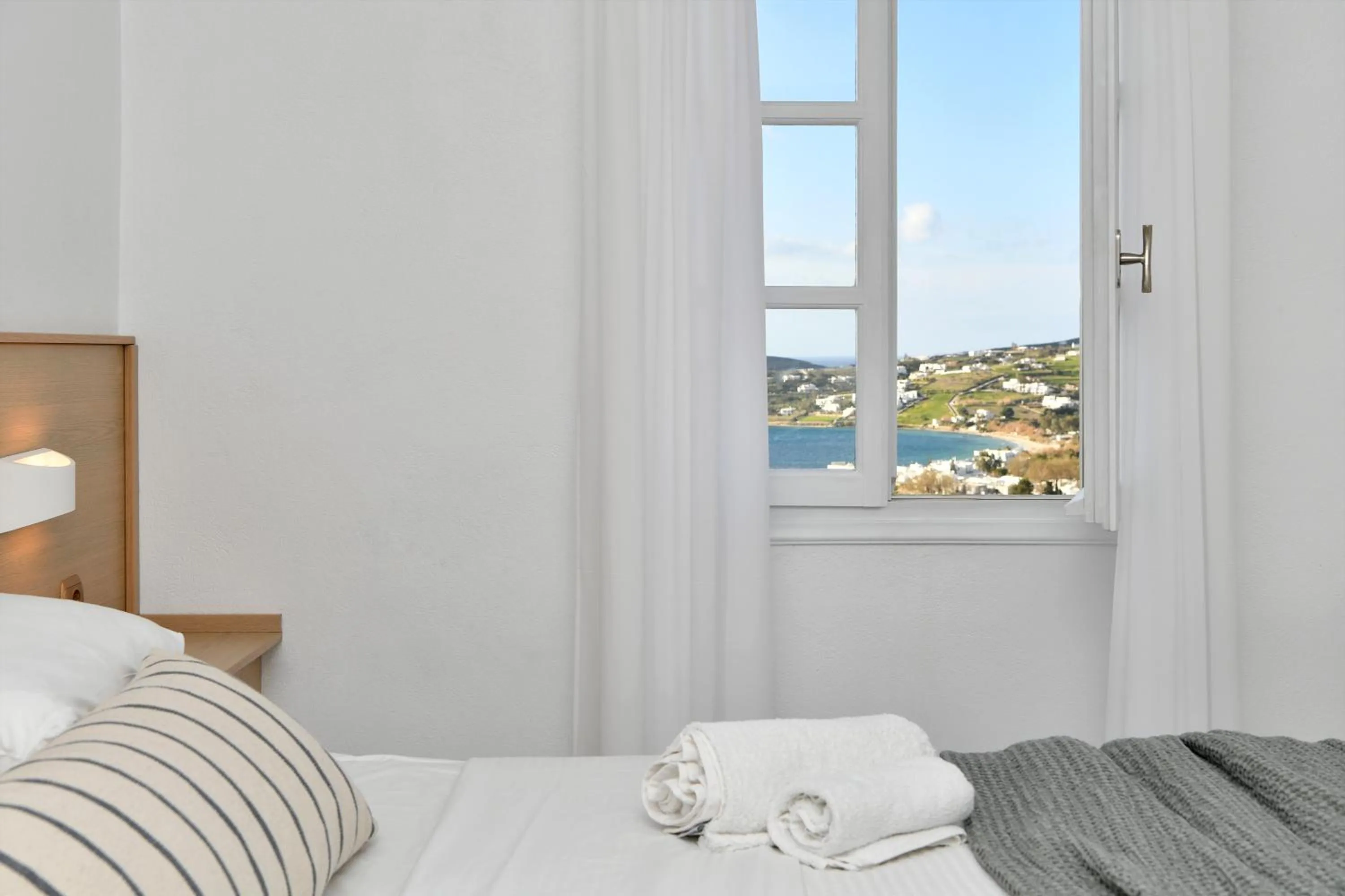 Bedroom, Bed in Sunset View Hotel