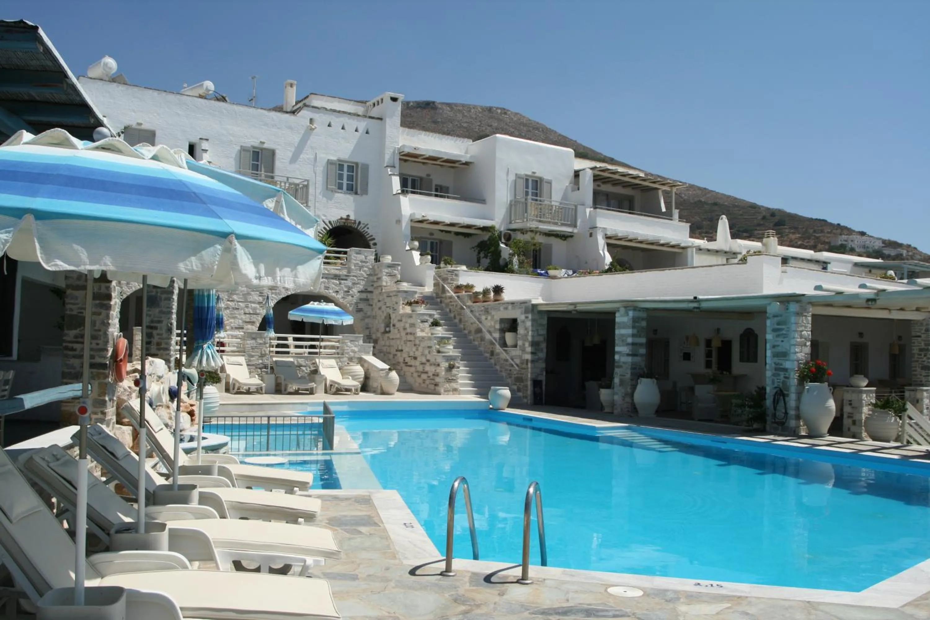Facade/entrance in Sunset View Hotel