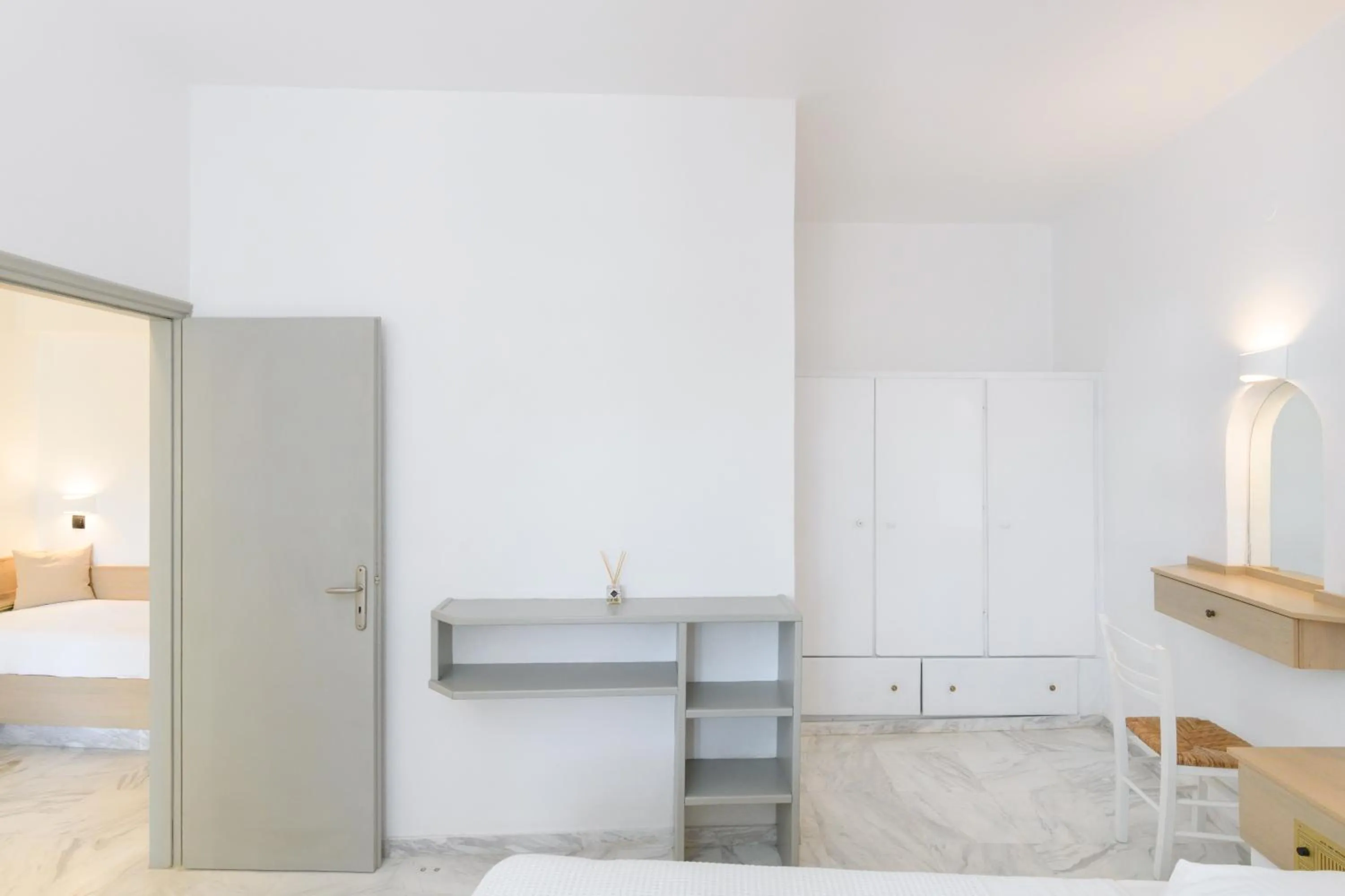 Bedroom, Bed in Sunset View Hotel