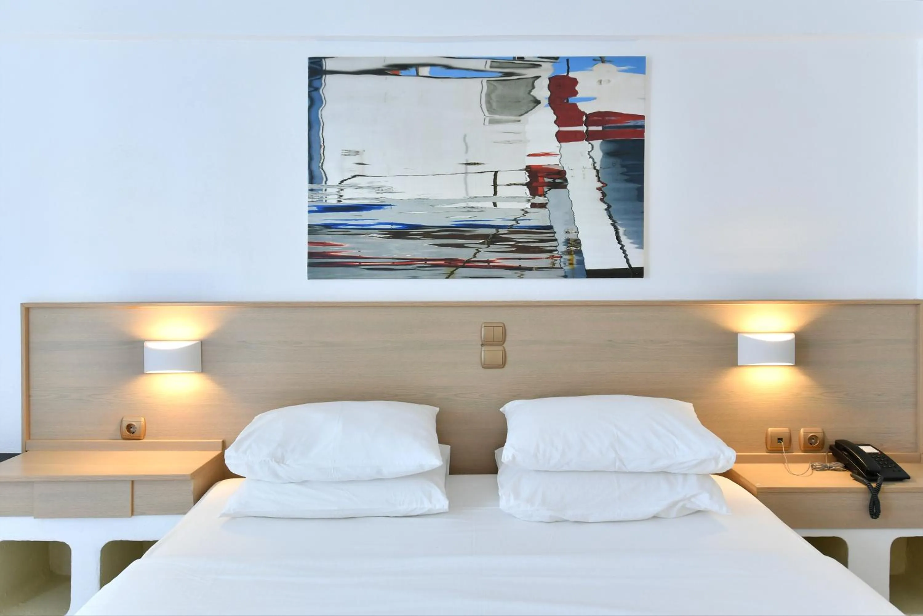 Bedroom, Bed in Sunset View Hotel