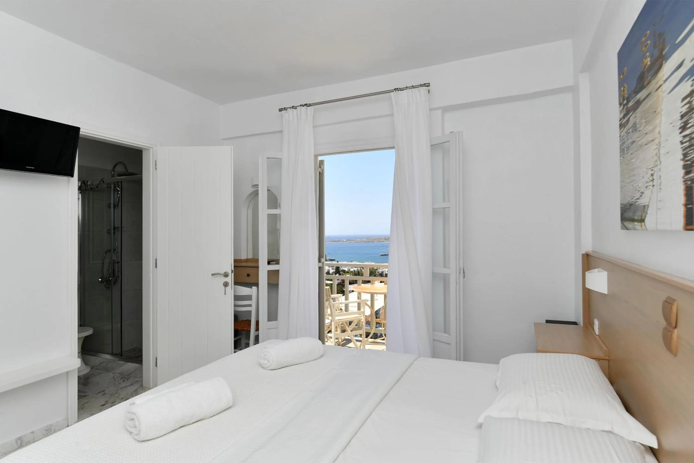 Bedroom, Bed in Sunset View Hotel