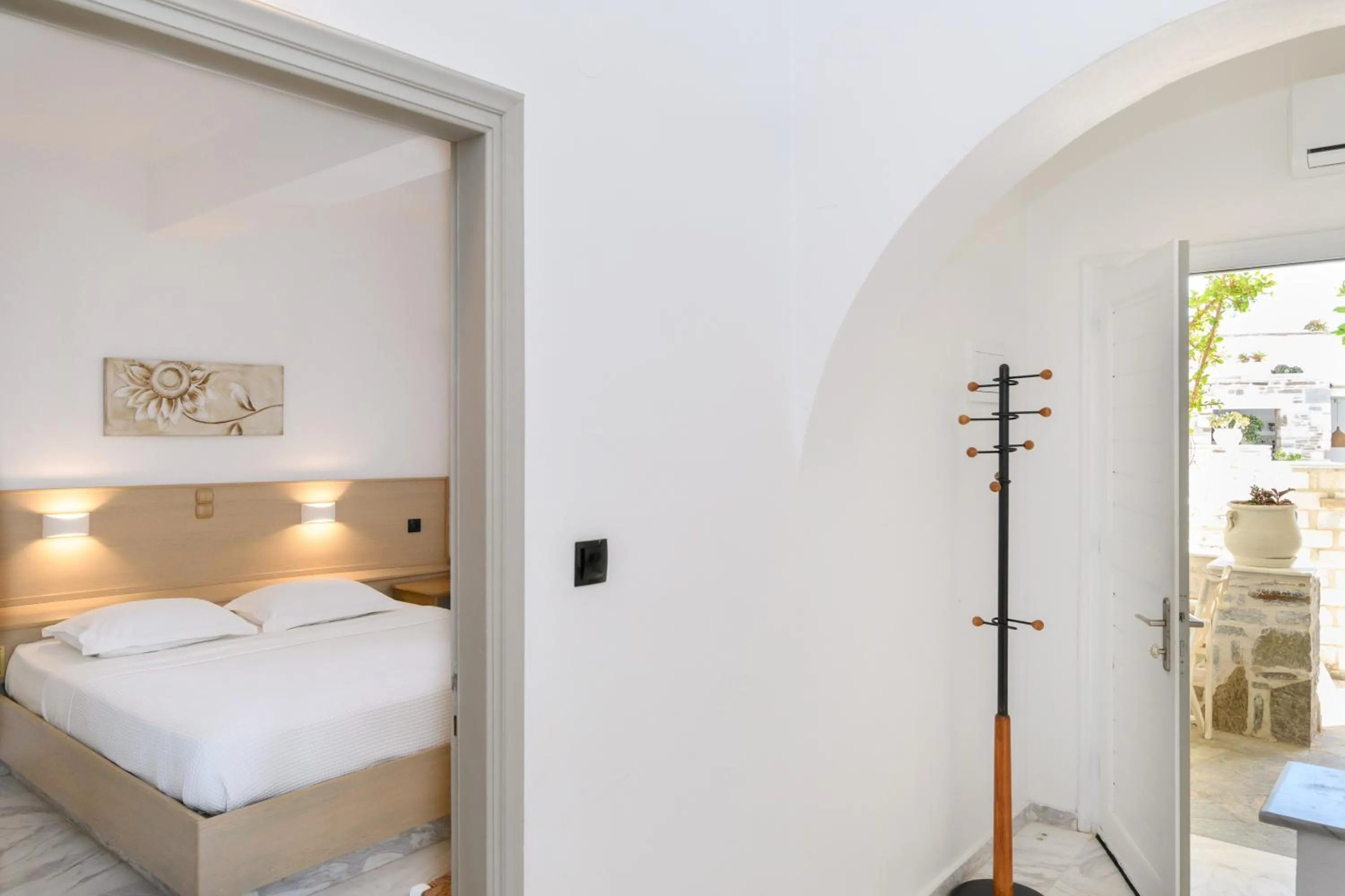 Bedroom, Bed in Sunset View Hotel