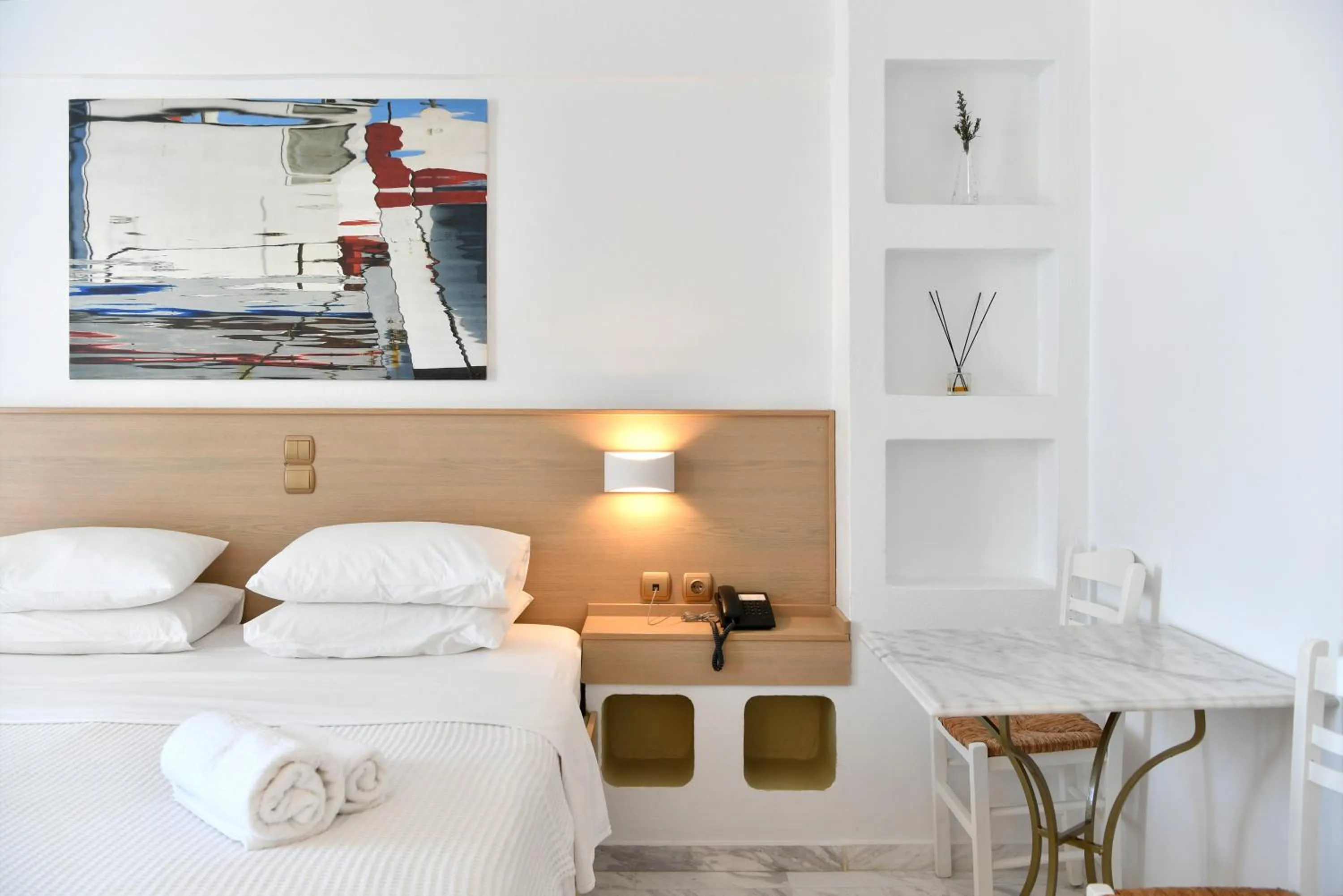 Bedroom, Bed in Sunset View Hotel