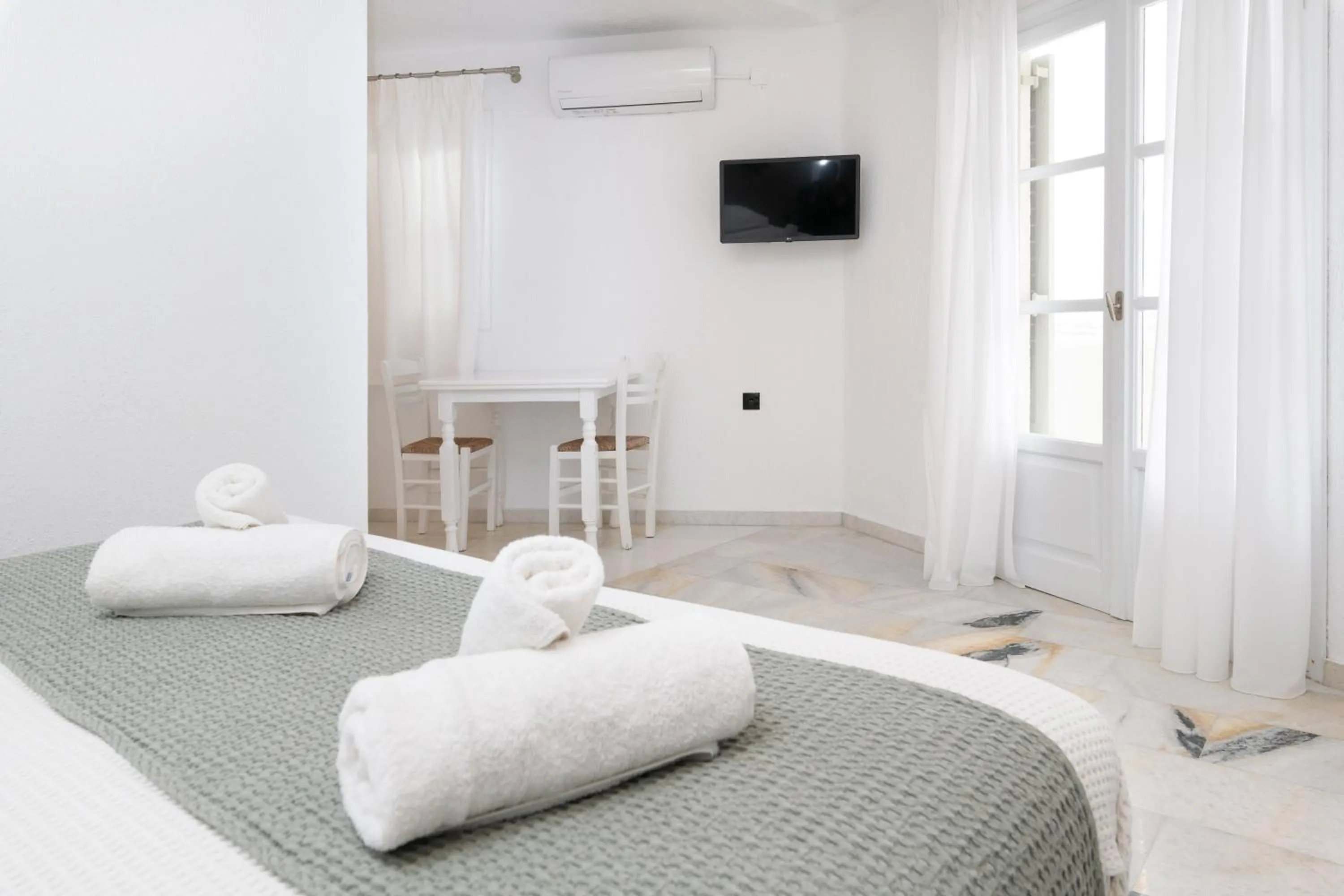 Decorative detail, Bed in Sunset View Hotel