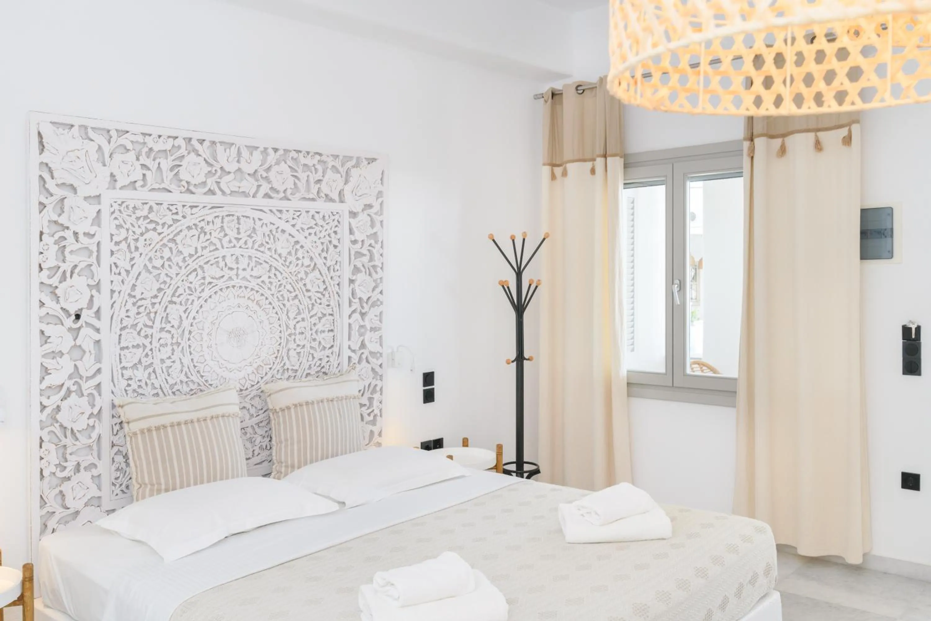 Bedroom, Bed in Sunset View Hotel