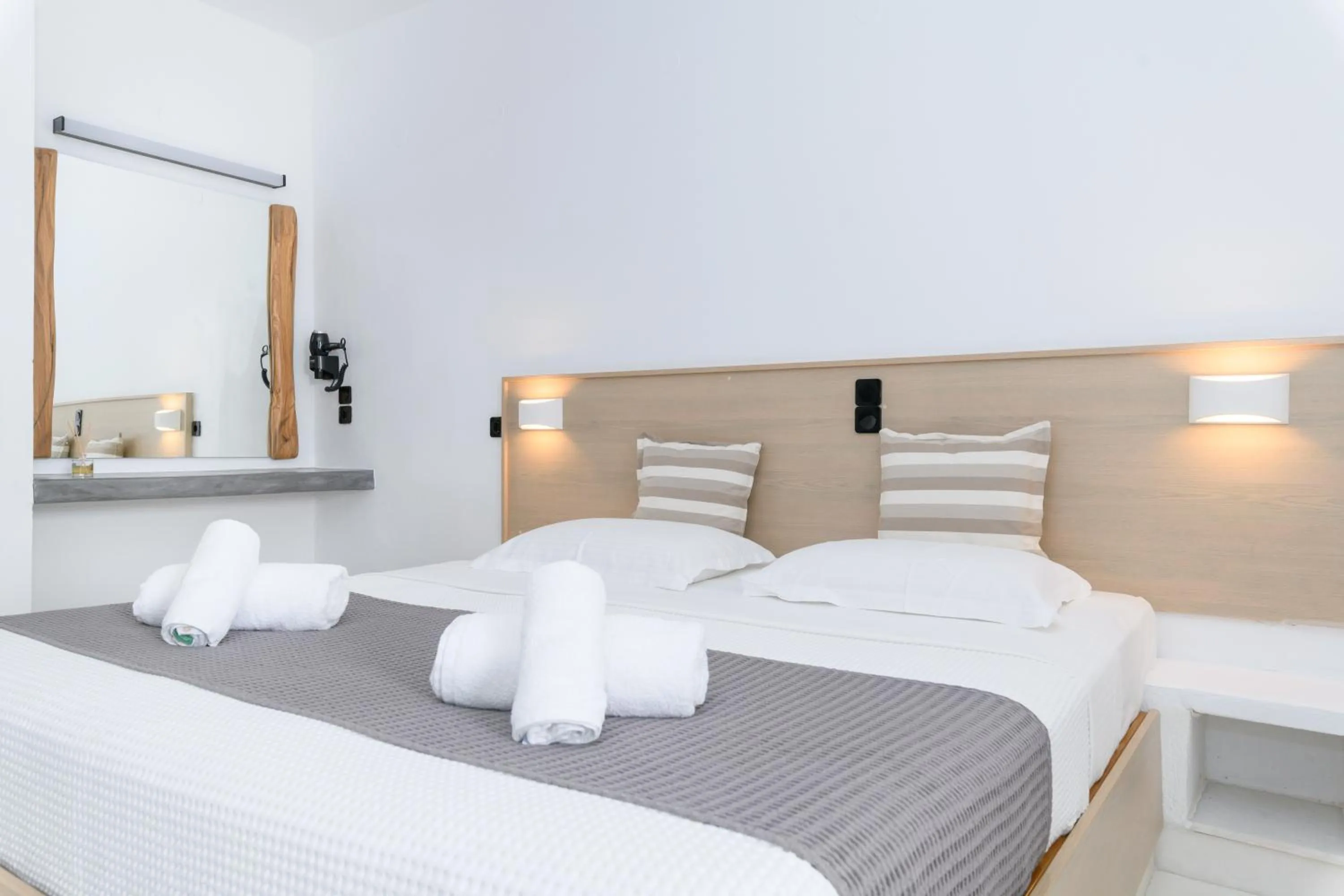 Bedroom, Bed in Sunset View Hotel