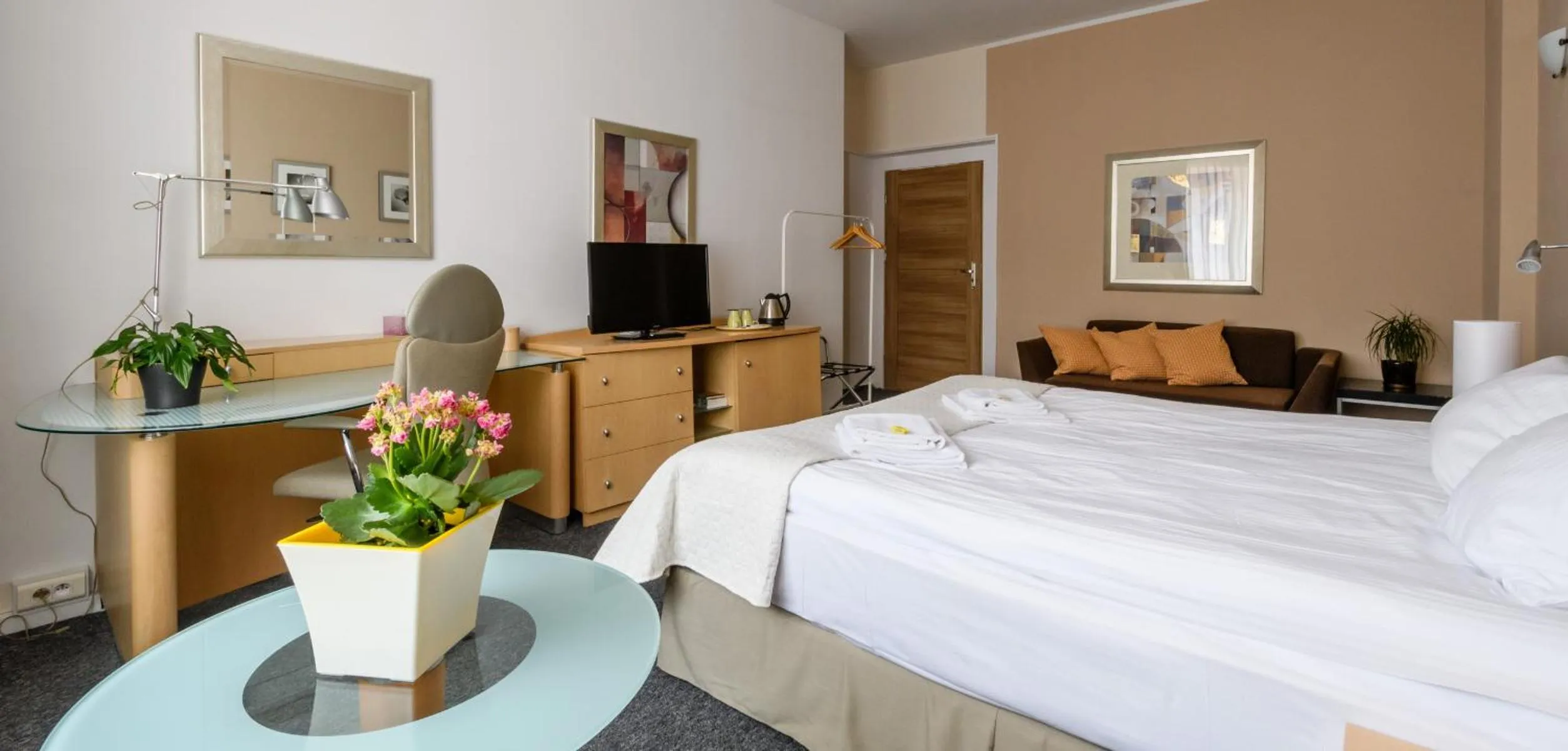 Photo of the whole room, Bed in 404 Rooms Wilanowska