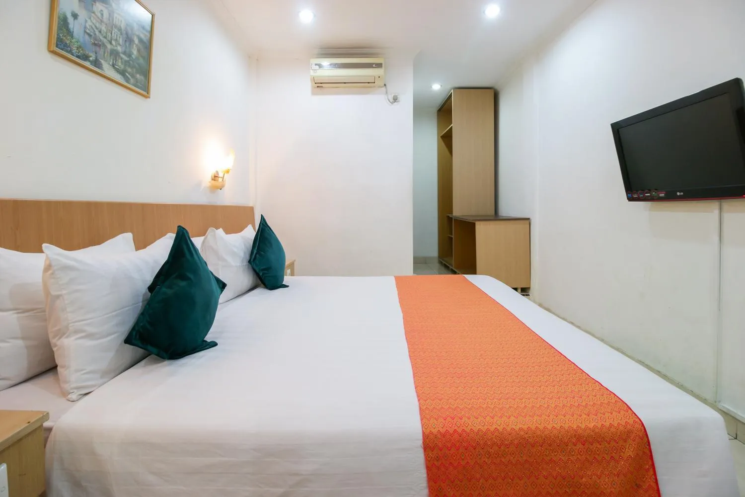 Bedroom, Bed in Mariani International Hotel