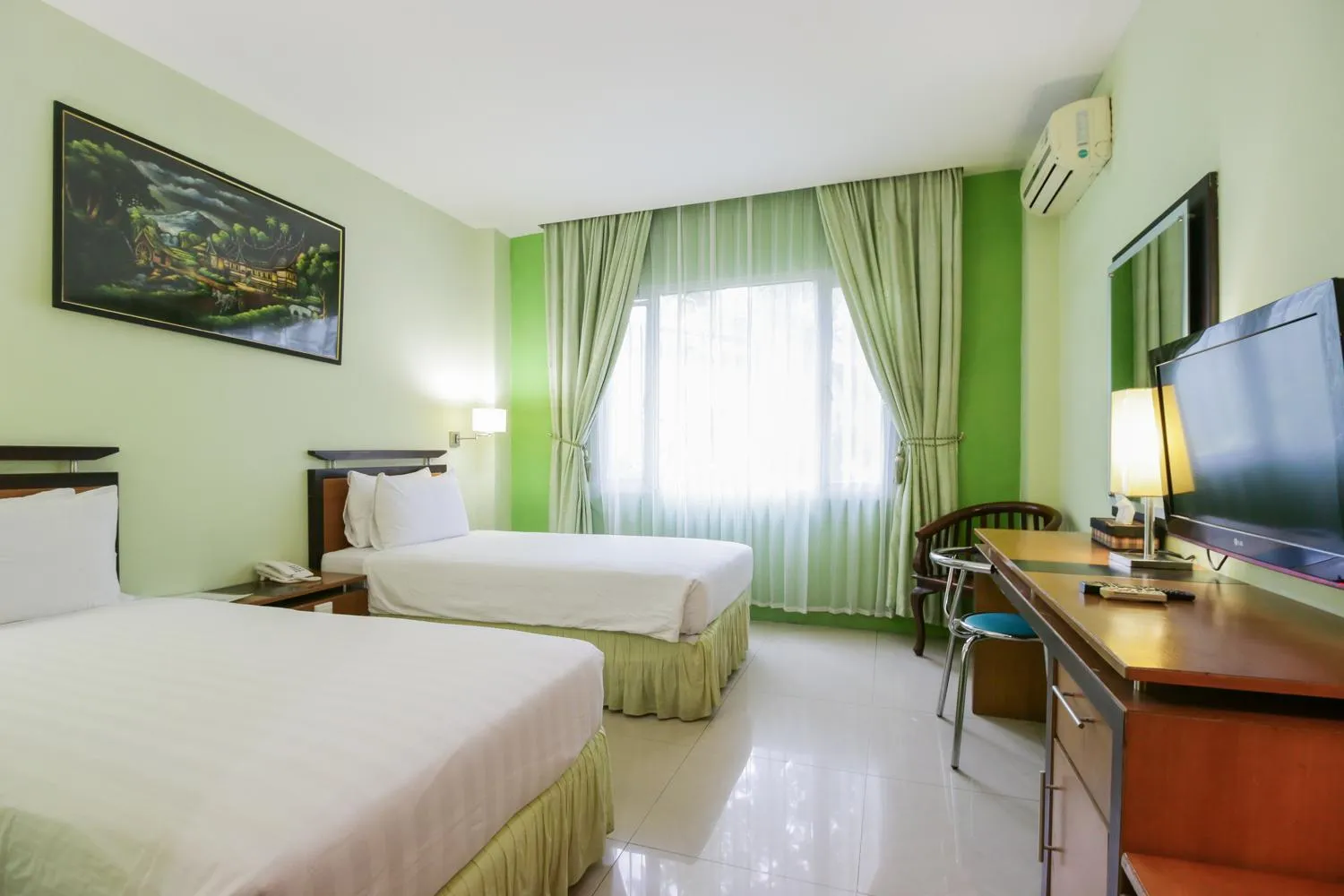 Bedroom, Bed in Mariani International Hotel