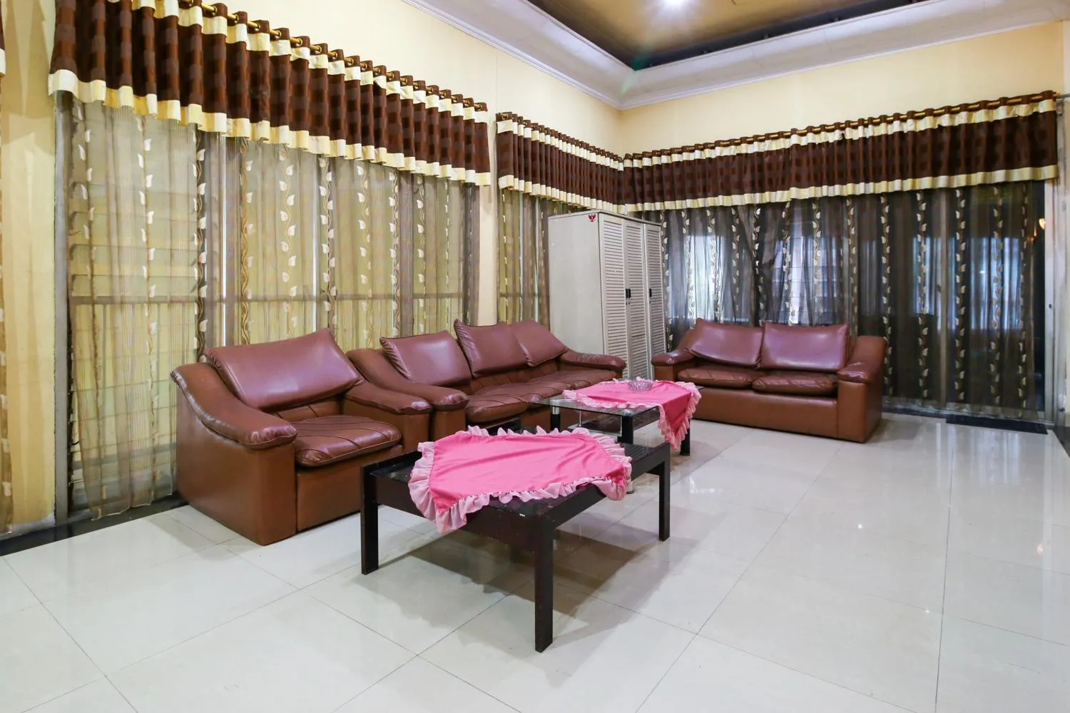 Lobby or reception in Mariani International Hotel