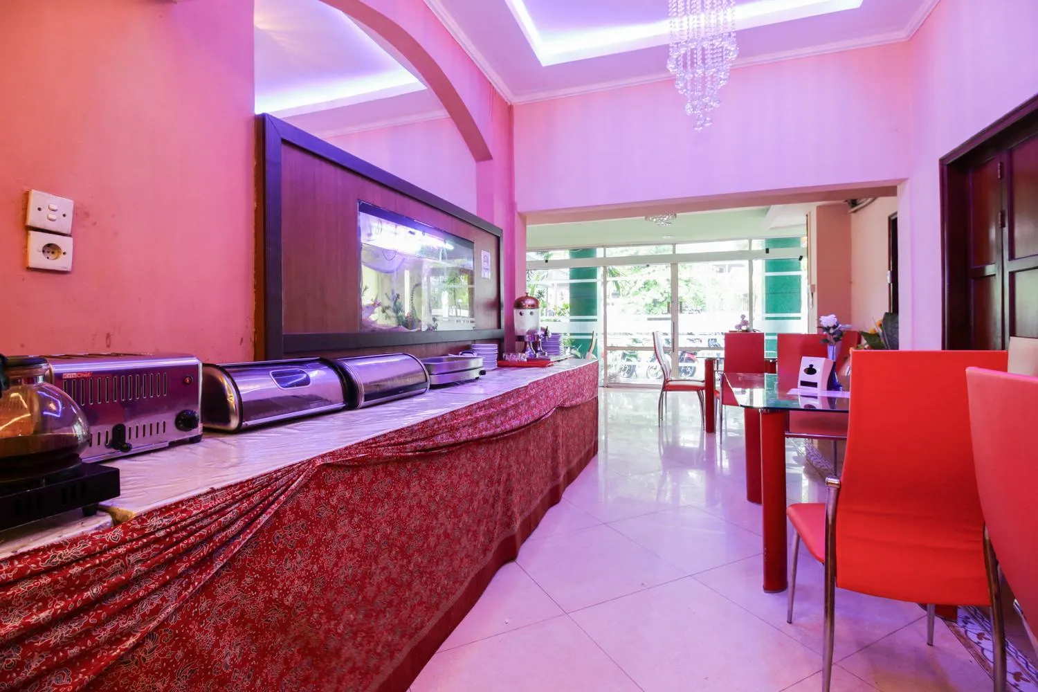 Restaurant/places to eat in Mariani International Hotel