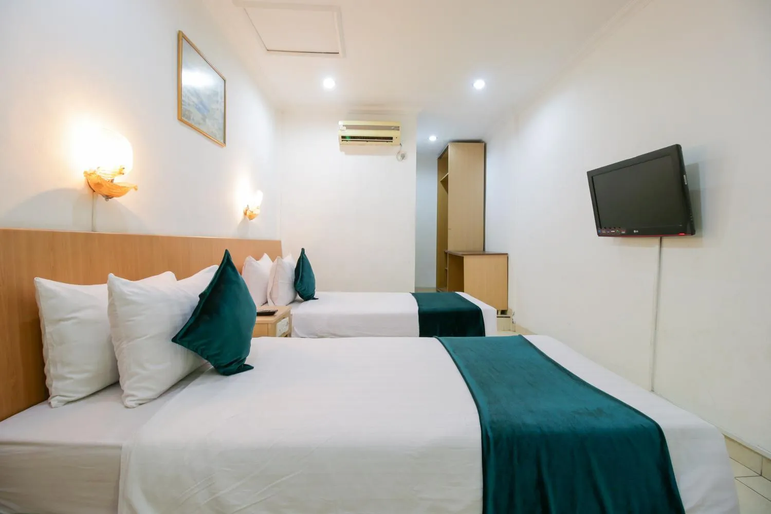 Bedroom, Bed in Mariani International Hotel