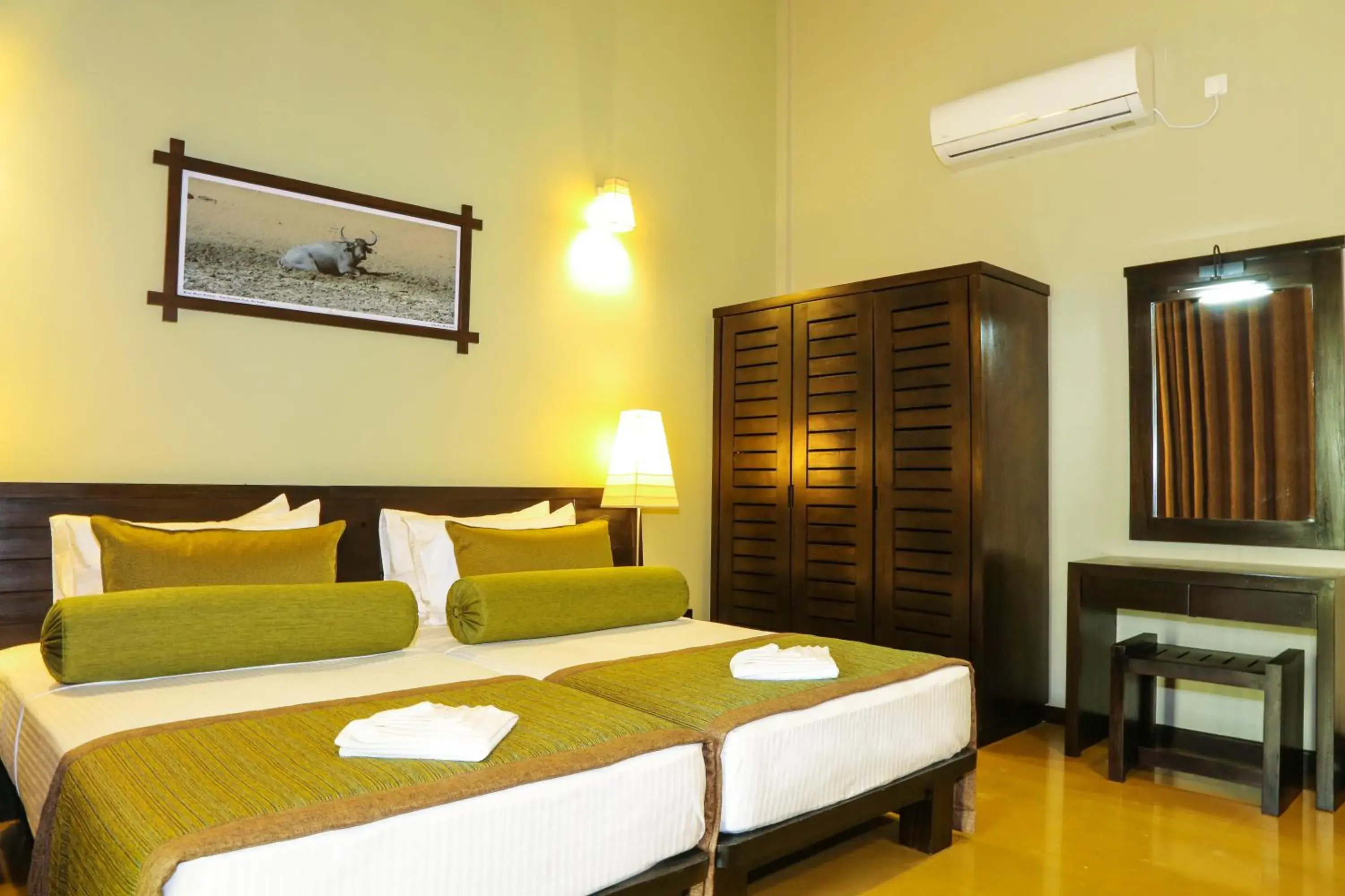 Superior Deluxe Room in Oak Ray Wild Yala Superior Deluxe Room in Oak Ray Wild Yala