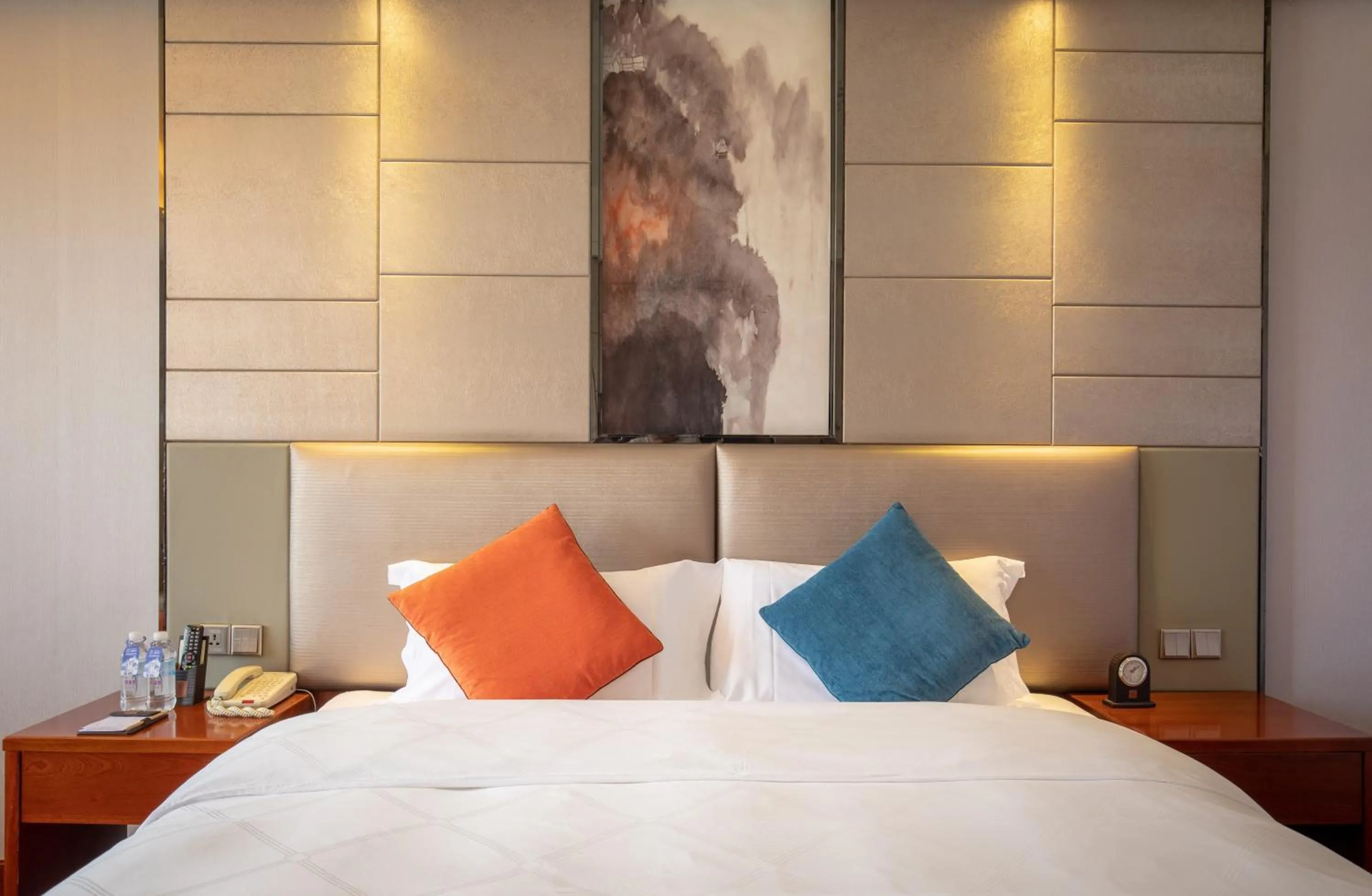 Bed in Zhangjiajie Huatian Hotel