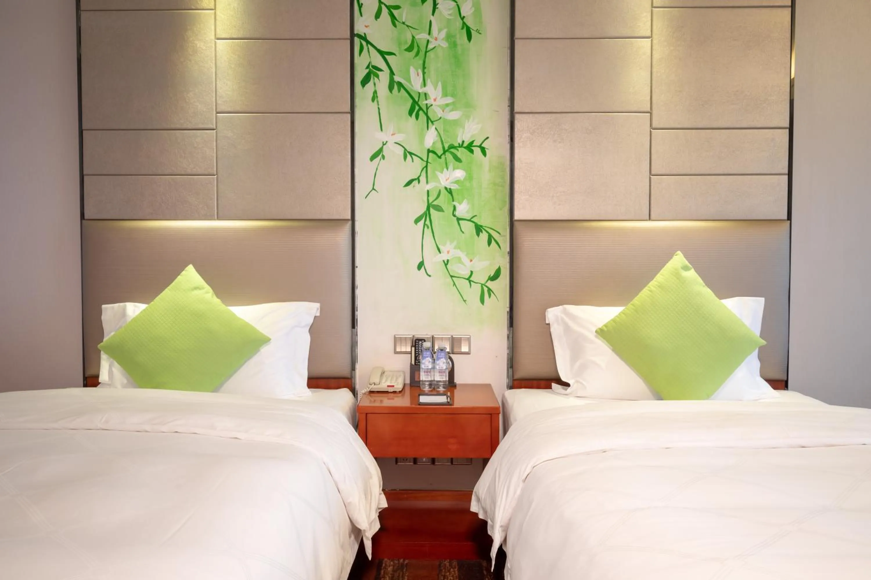 Bed in Zhangjiajie Huatian Hotel