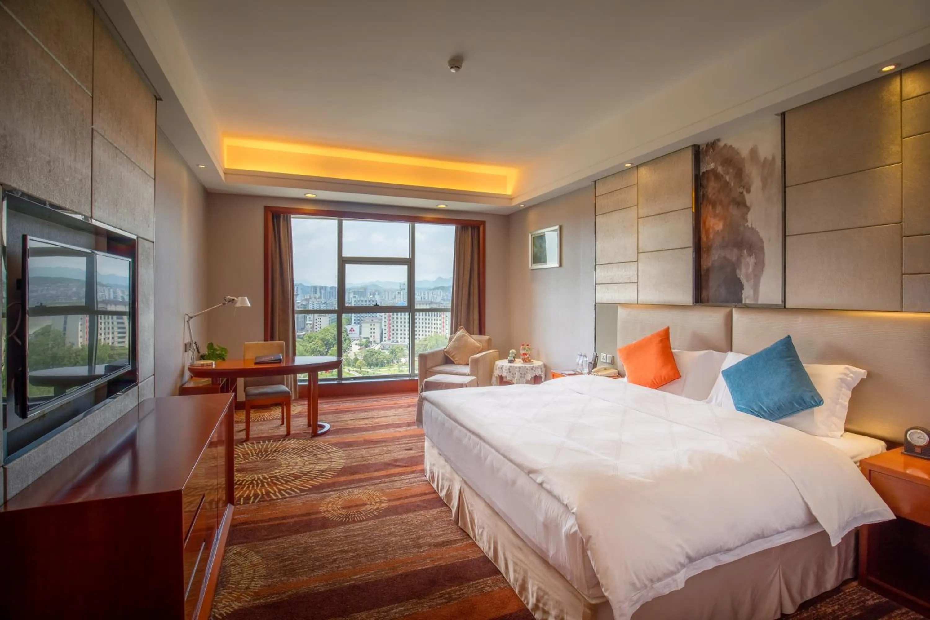 Photo of the whole room, Bed in Zhangjiajie Huatian Hotel