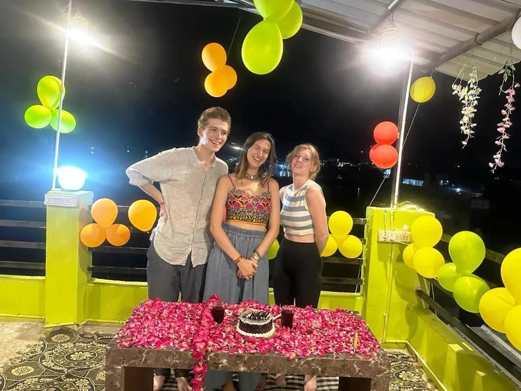 Night in Hotel Zoola Palace